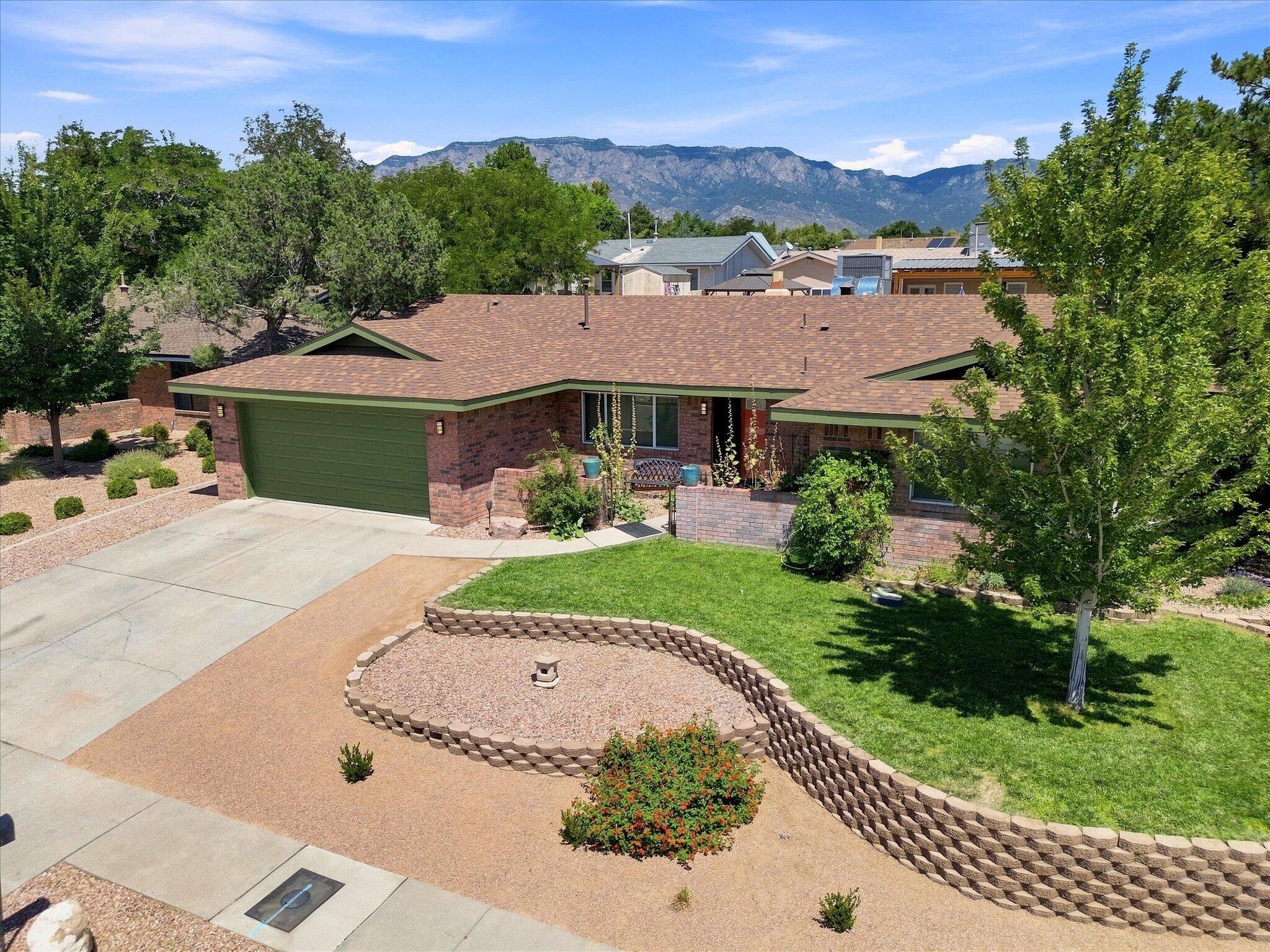 Photo 2 — 5300 Dee Drive NE