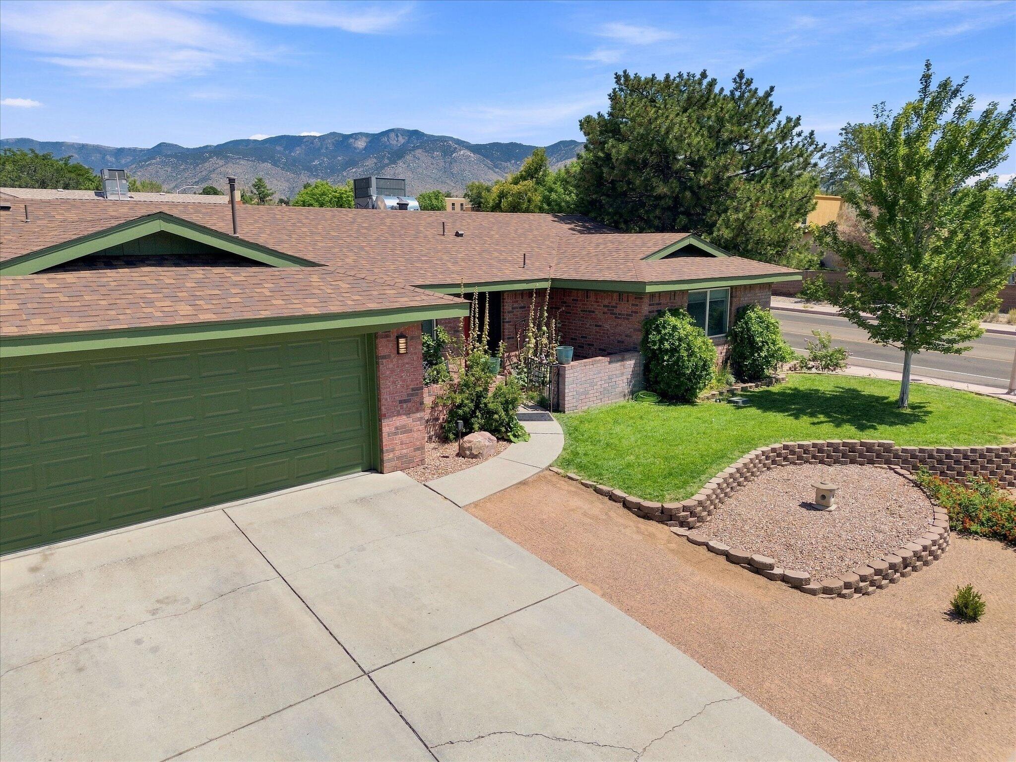 Photo 14 — 5300 Dee Drive NE