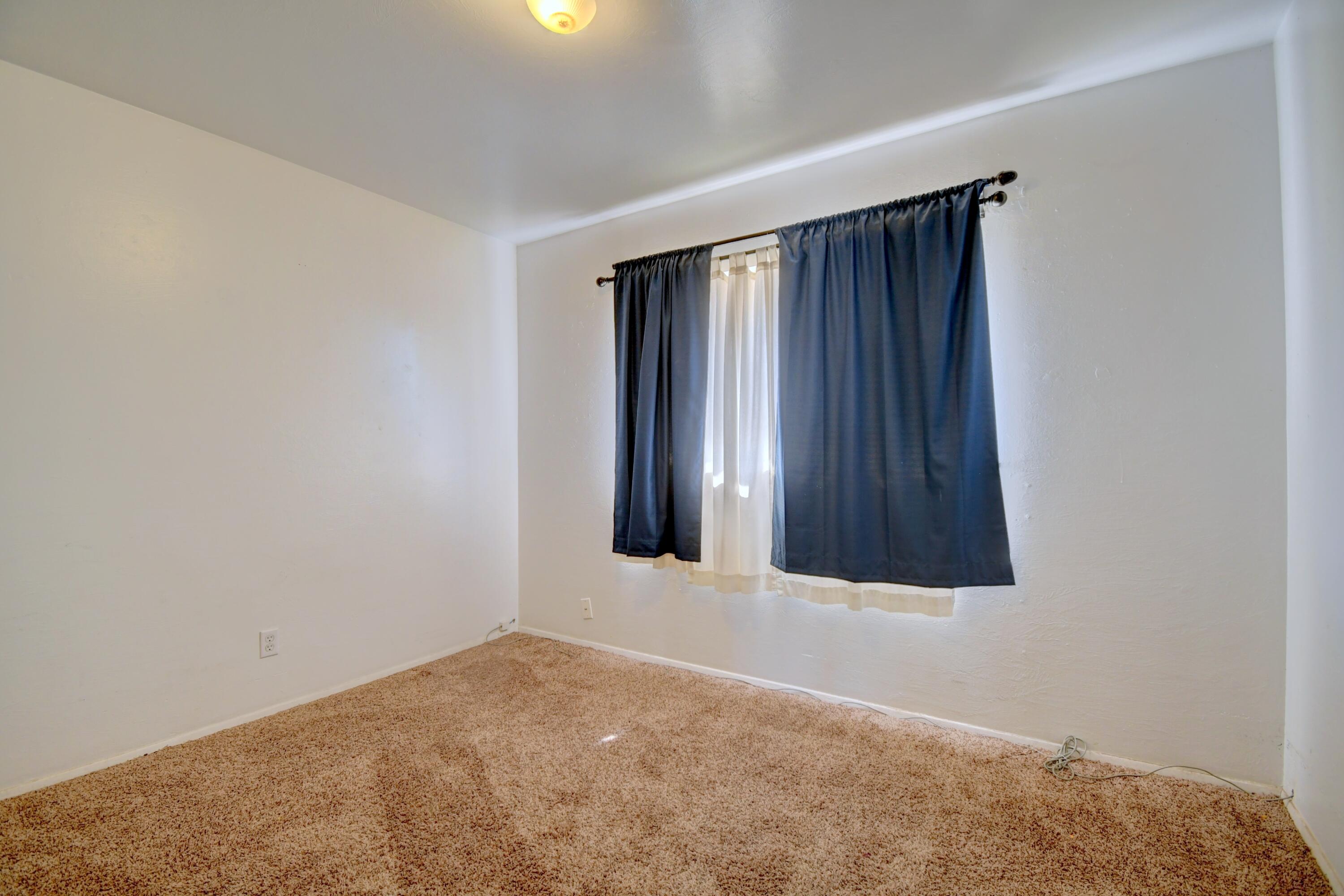 Photo 10 — 1536 Garcia Street NE