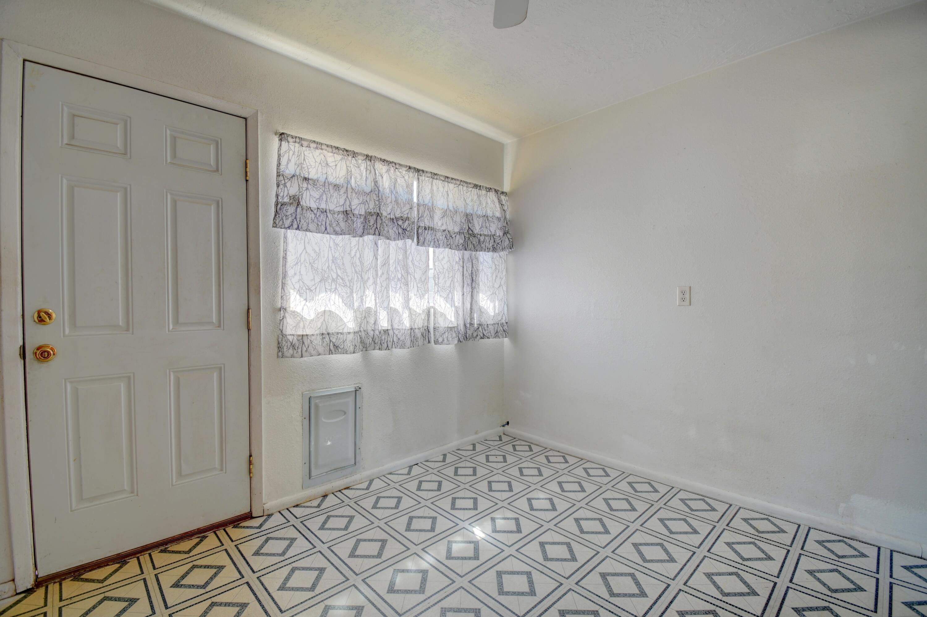 Photo 5 — 1536 Garcia Street NE