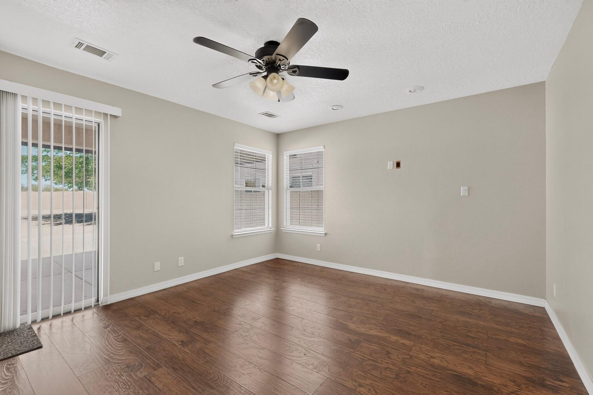 Photo 7 — 4017 Saint Andrews Drive SE