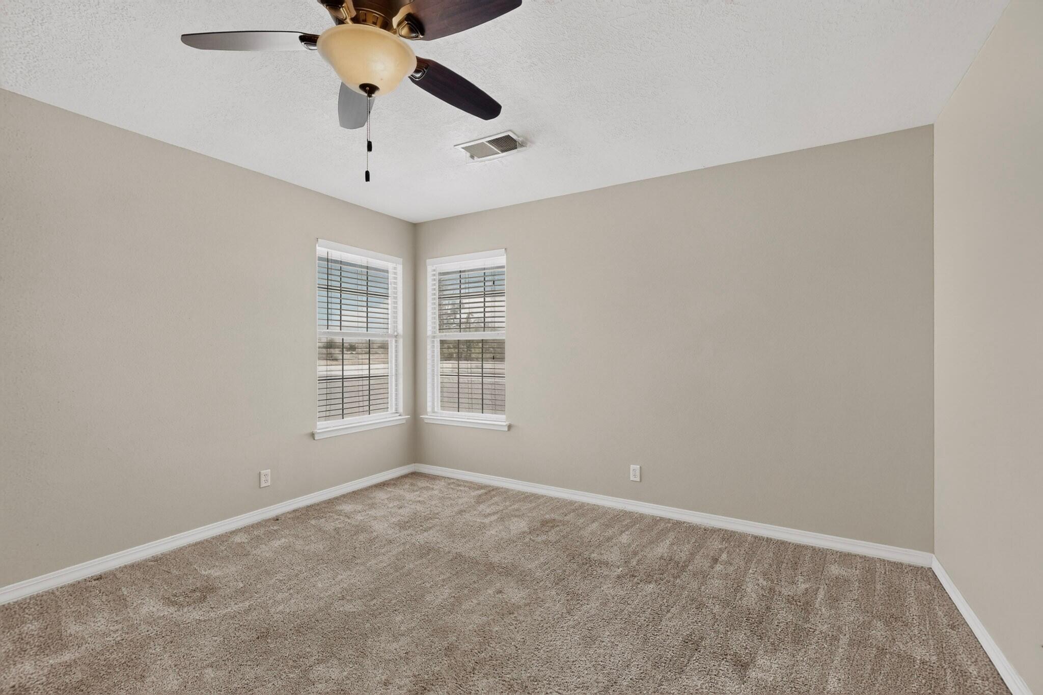 Photo 17 — 4017 Saint Andrews Drive SE