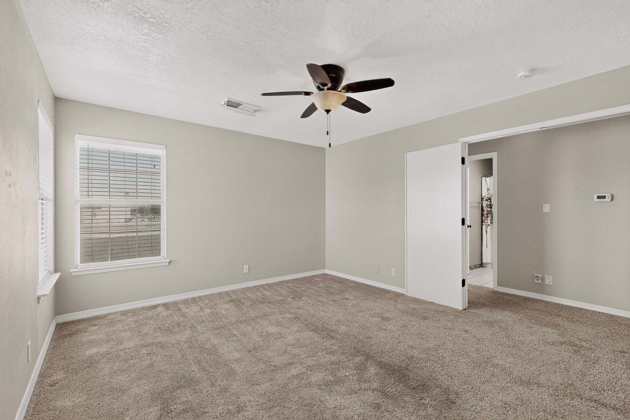 Photo 18 — 4017 Saint Andrews Drive SE