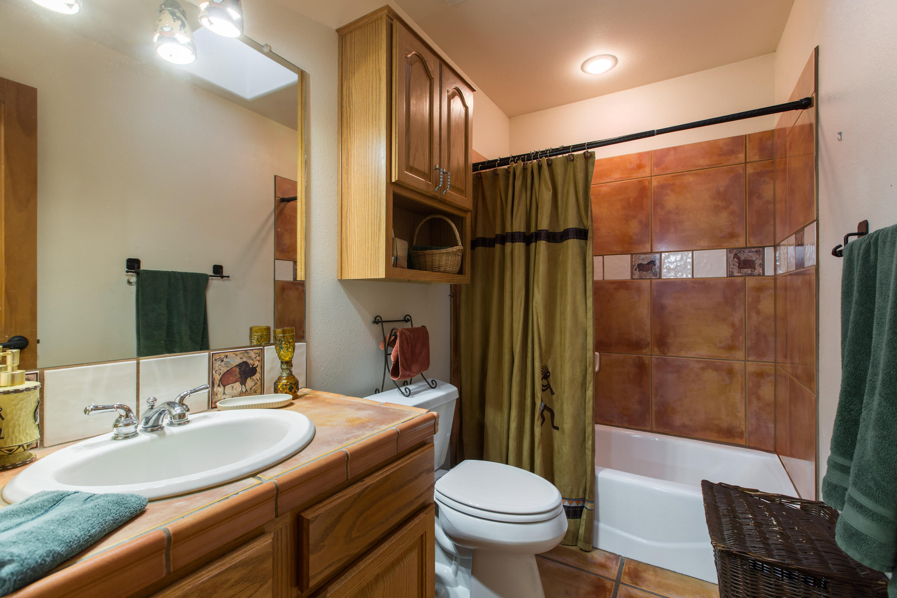 Photo 18 — 800 Acebo Road NE