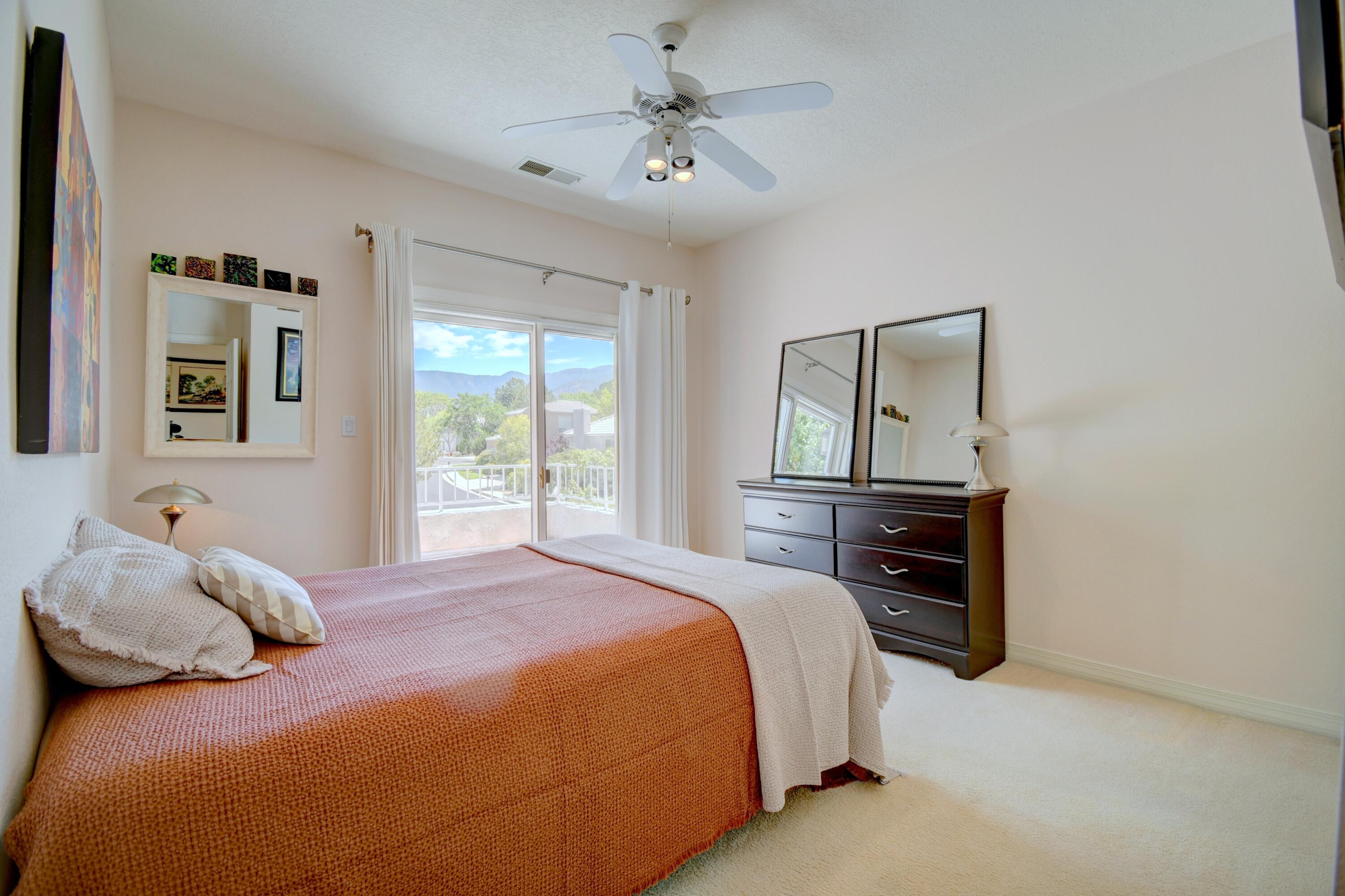 Photo 12 — 11232 Woodmar Lane NE