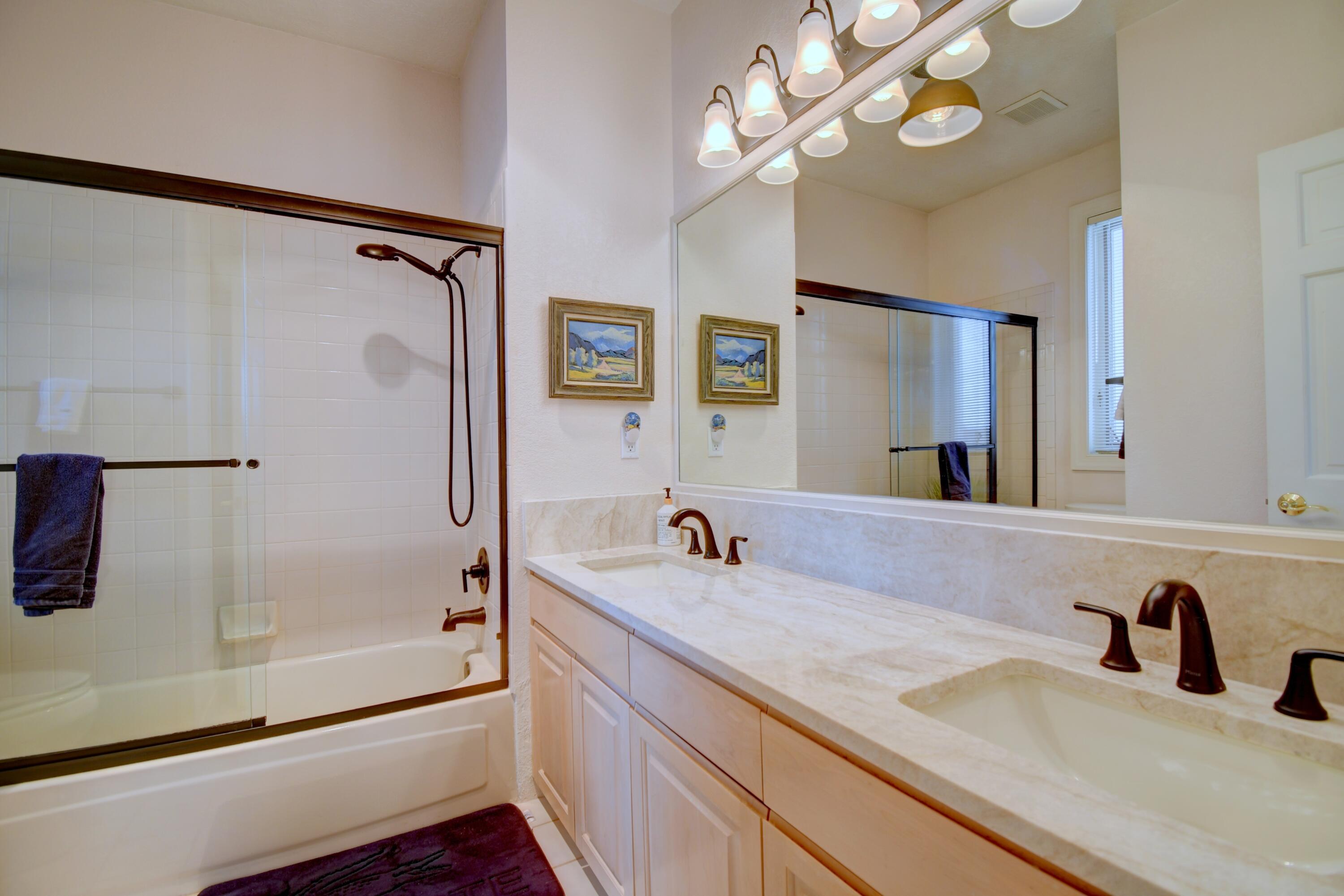 Photo 15 — 11232 Woodmar Lane NE