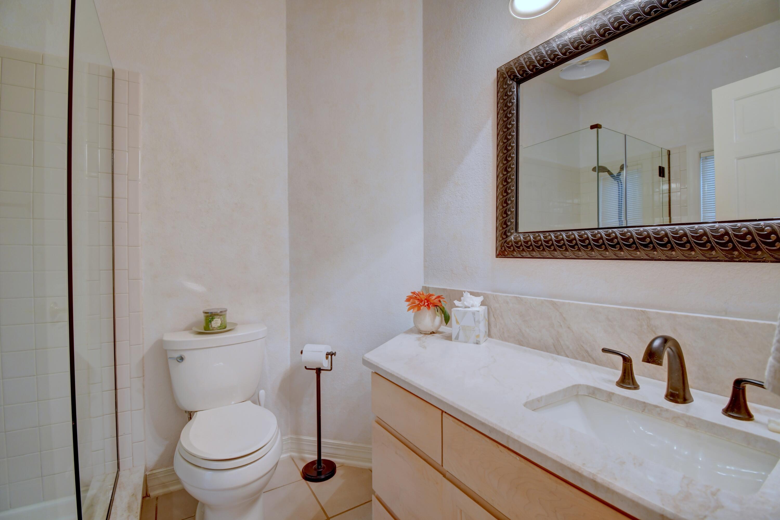 Photo 17 — 11232 Woodmar Lane NE