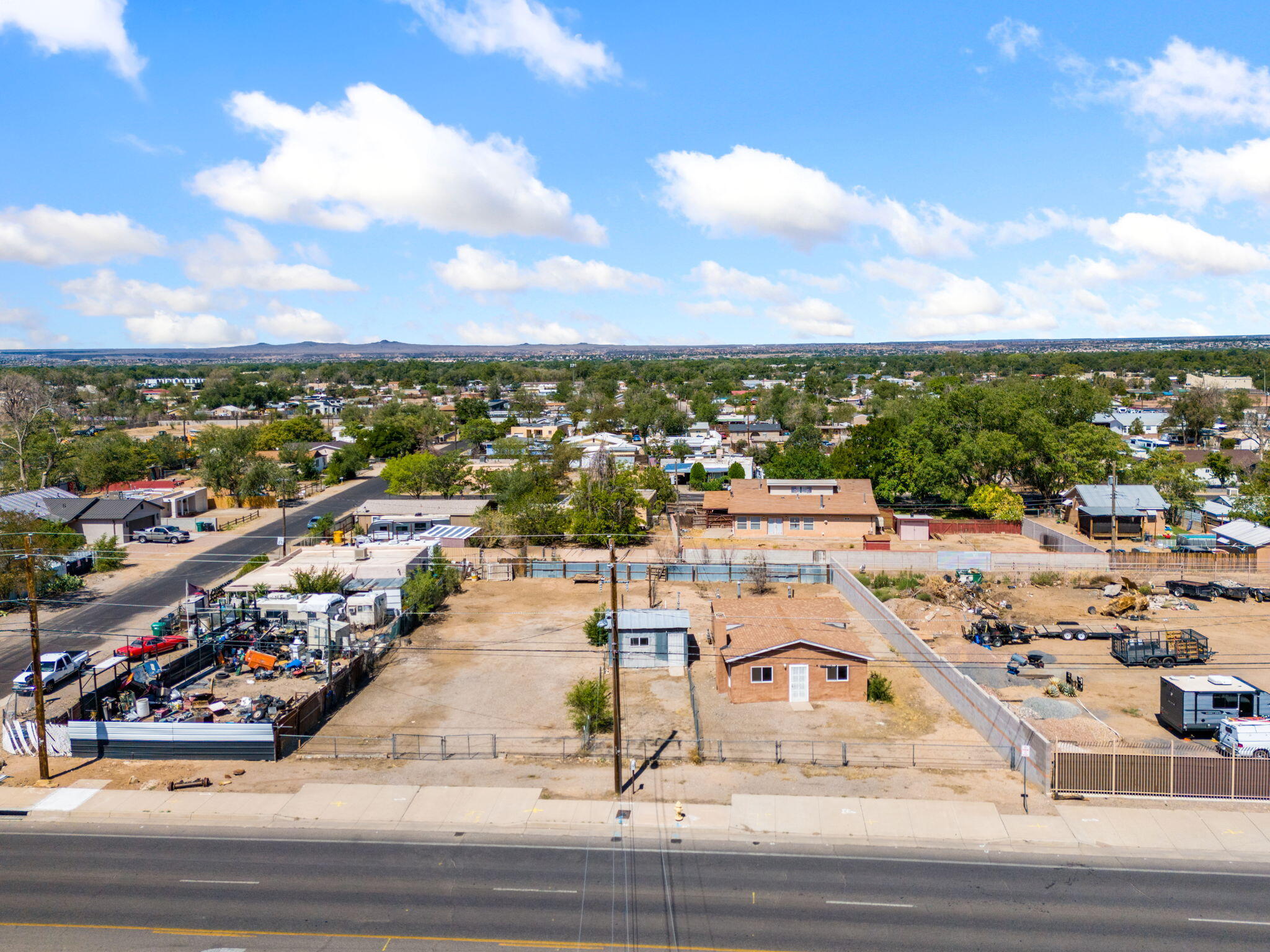 Photo 3 — 6413 Edith Boulevard NE
