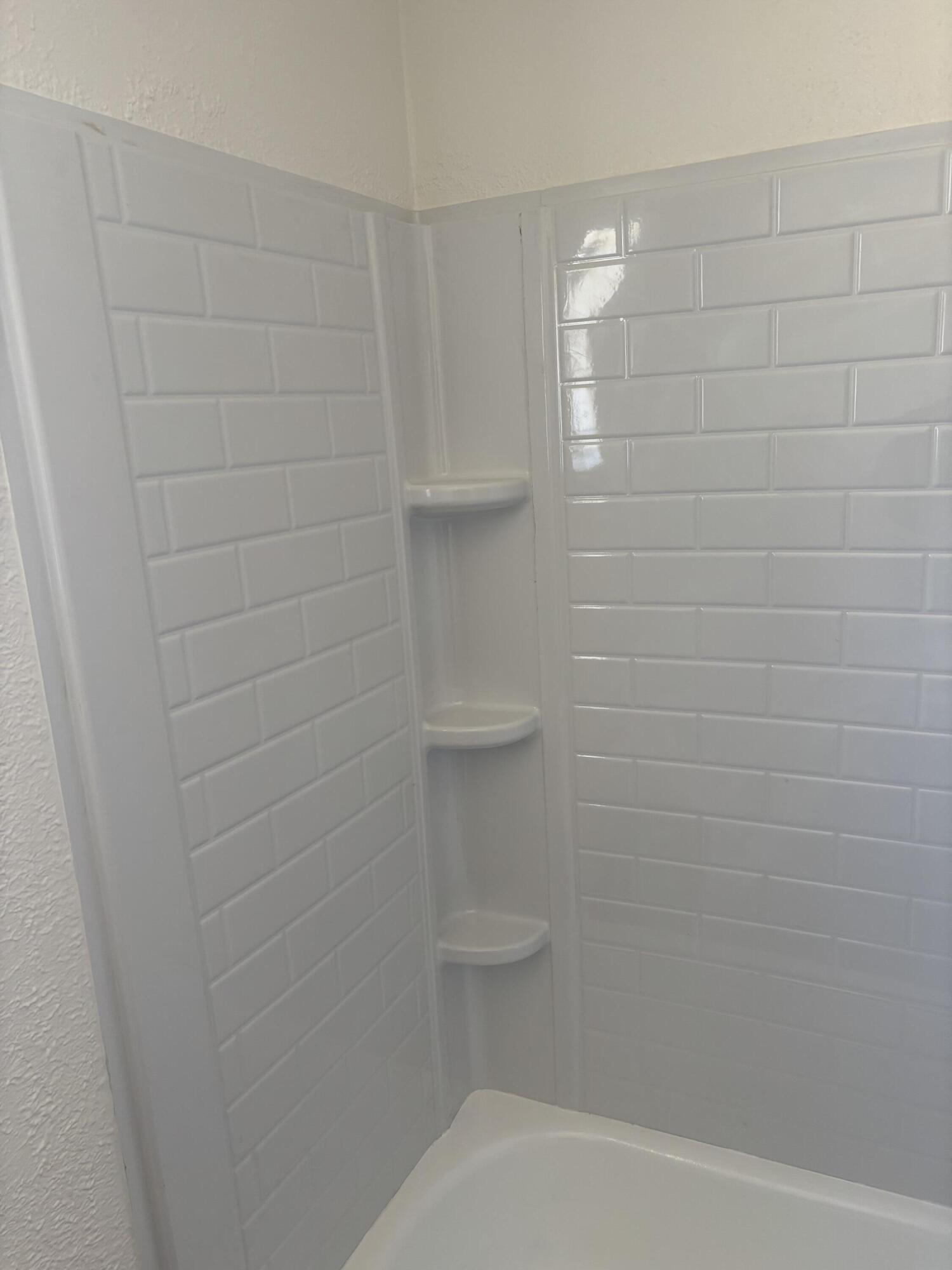 Photo 14 — 427 Odelia Road NE
