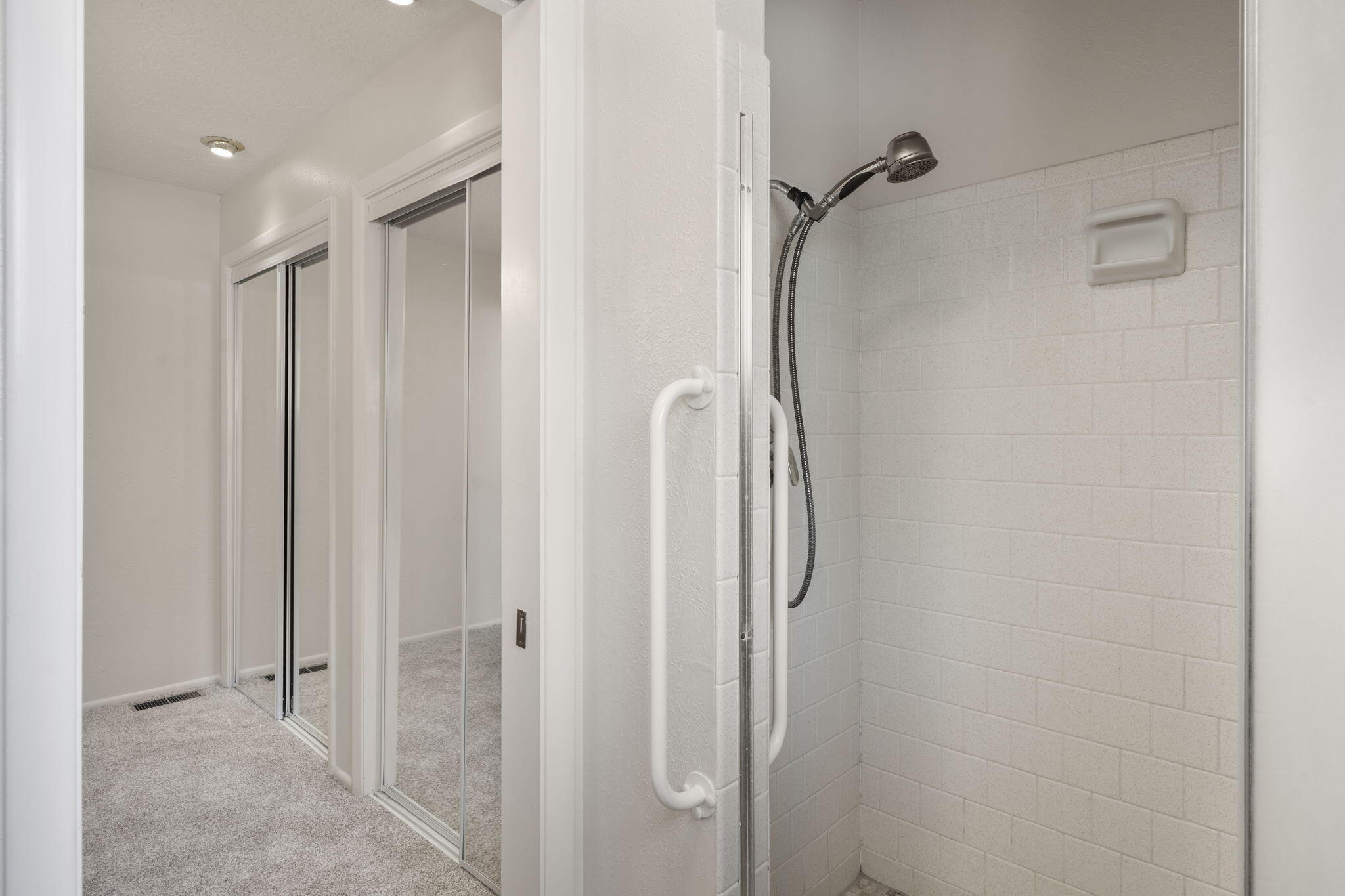Photo 2 — 12329 Princess Jeanne Avenue NE