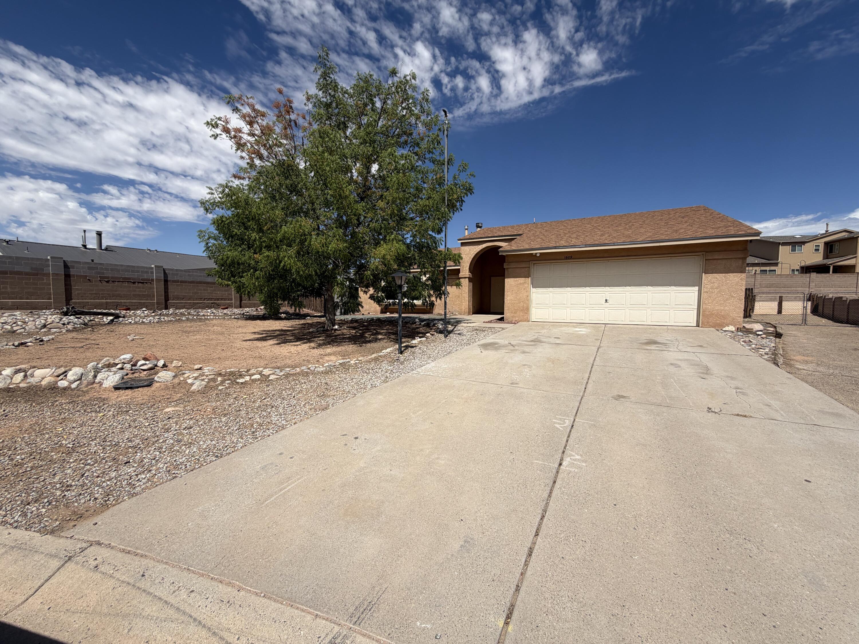 Photo 5 — 1609 Blue Quail Court NE