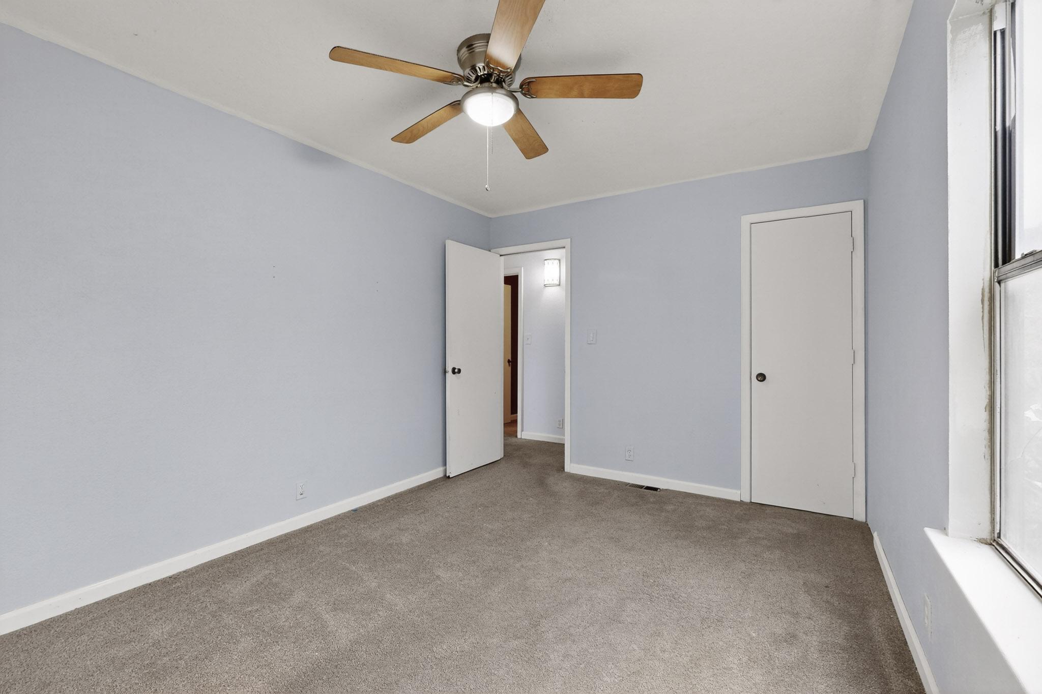 Photo 11 — 220 Shawnee Court SE