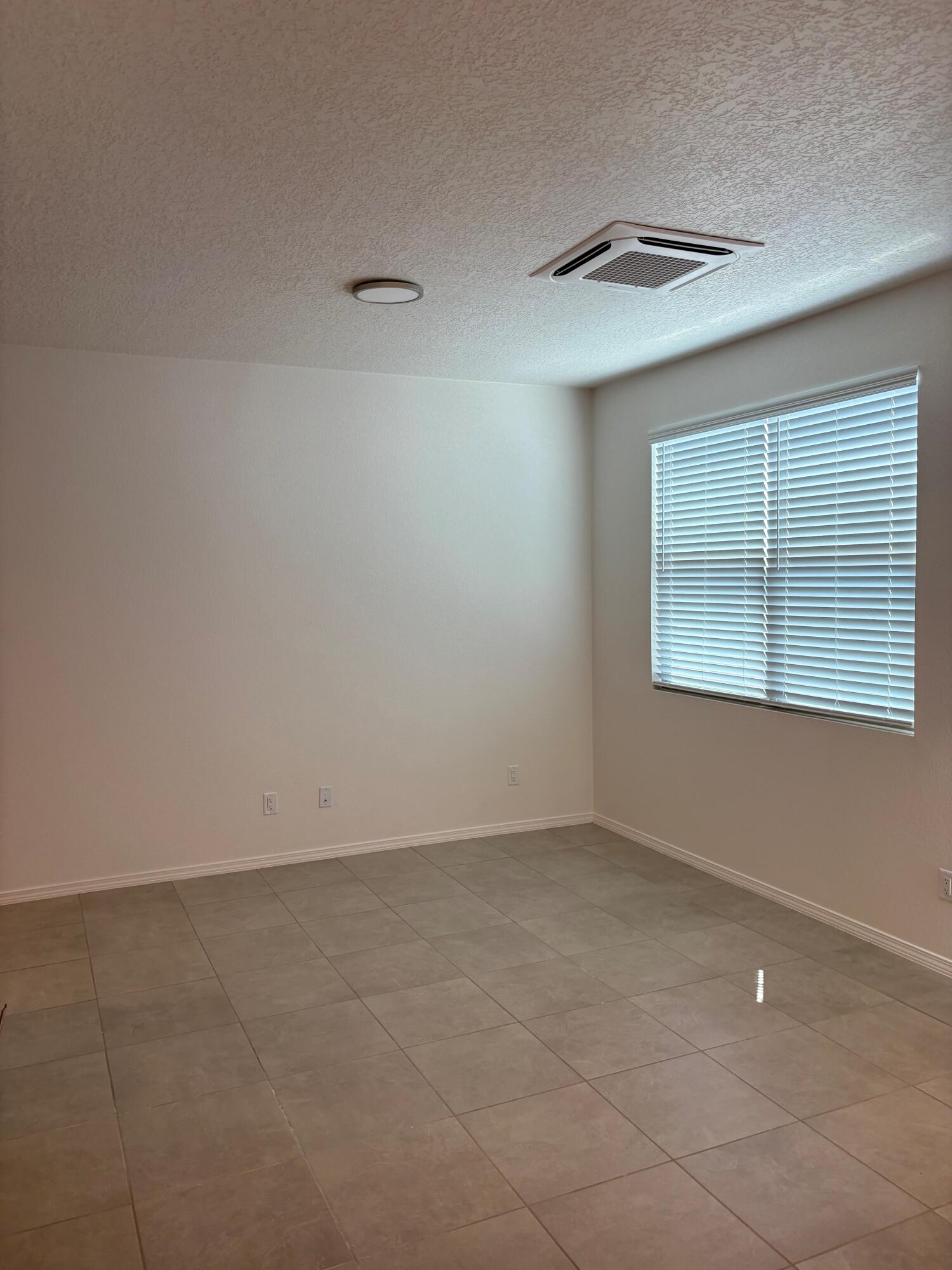 Photo 10 — 8924 Mountain Ash Avenue SW