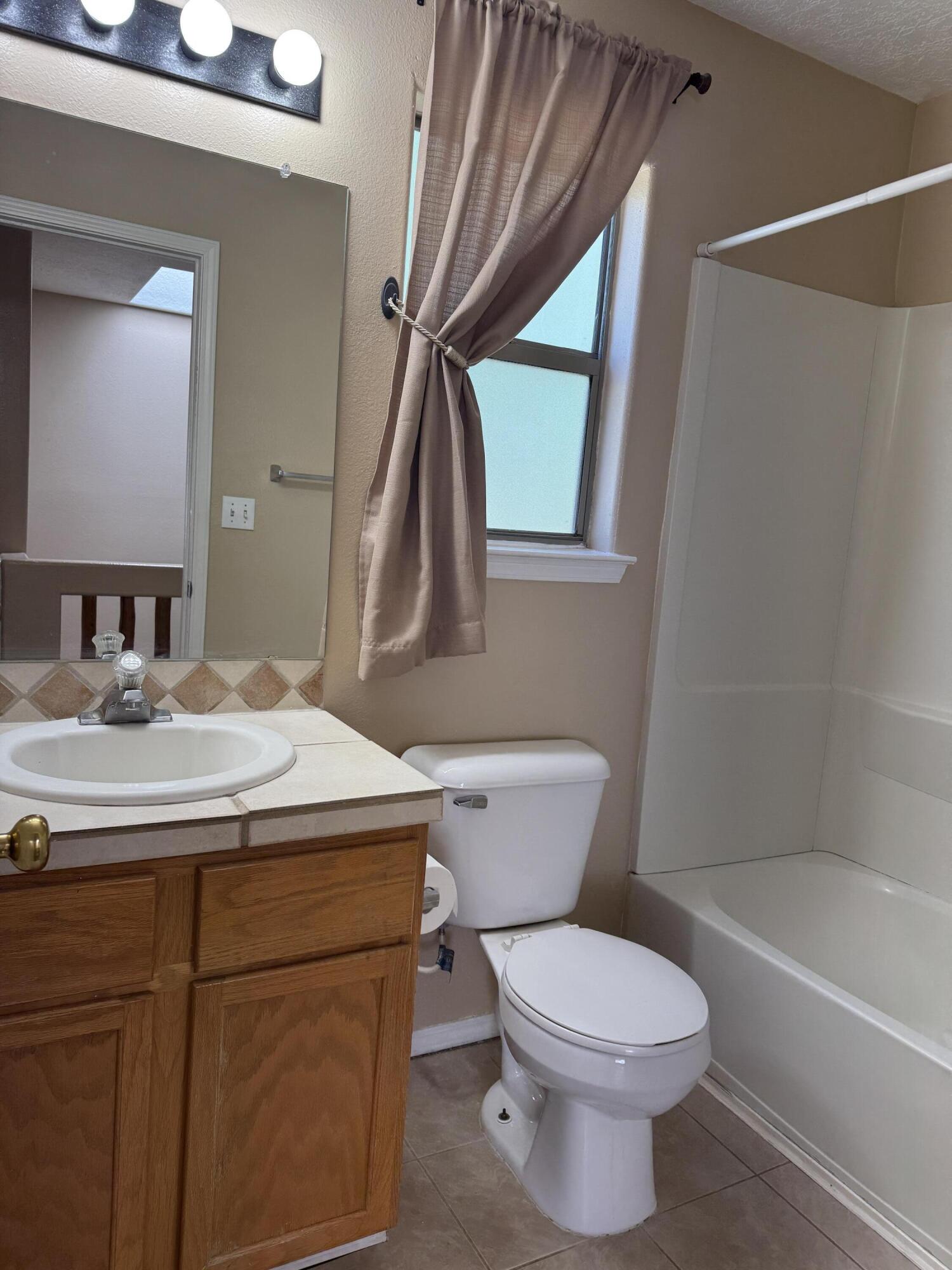 Photo 19 — 256 Glenridge Park Lane NE