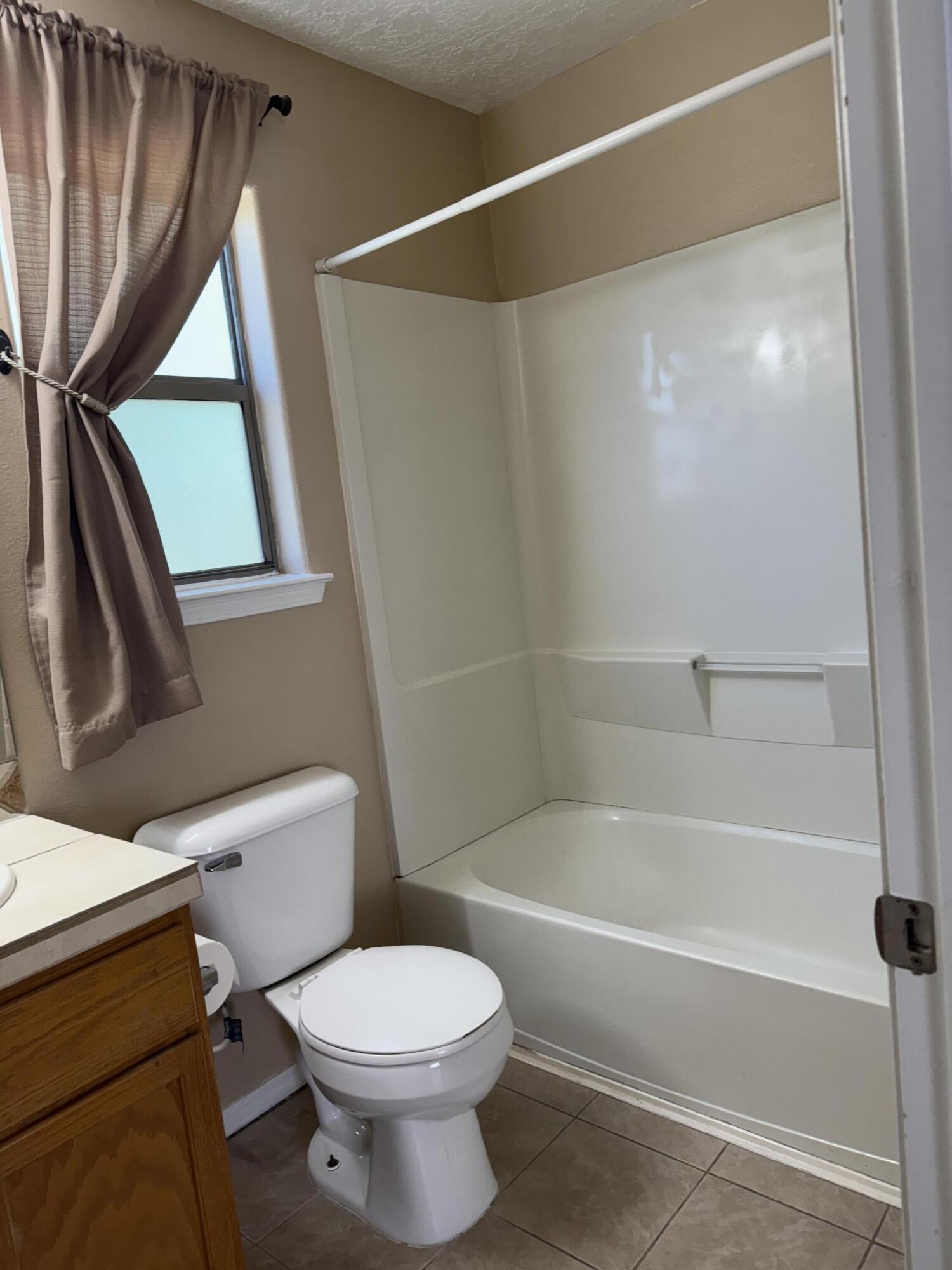 Photo 18 — 256 Glenridge Park Lane NE
