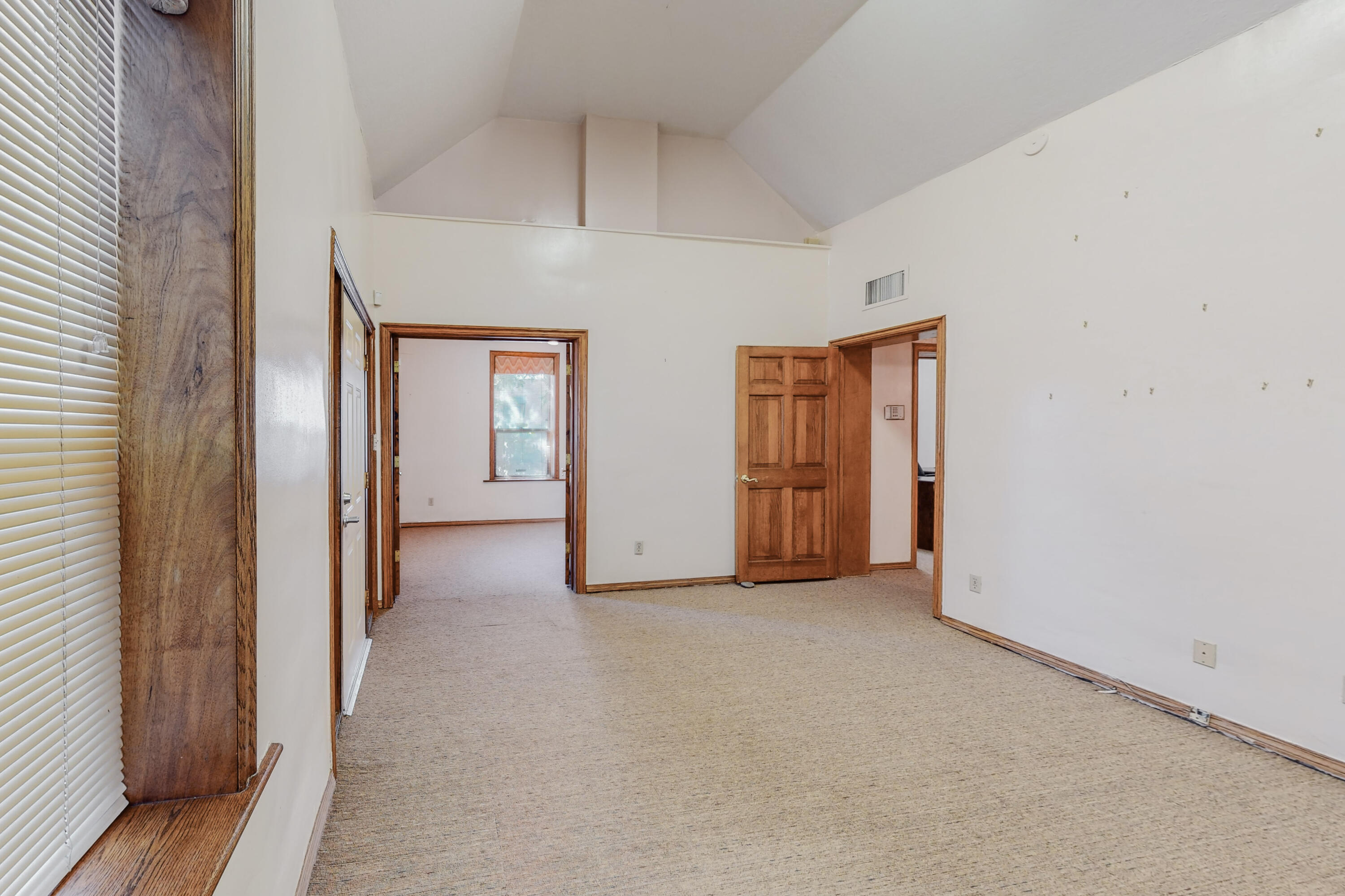 Photo 11 — 610 7th Street NW