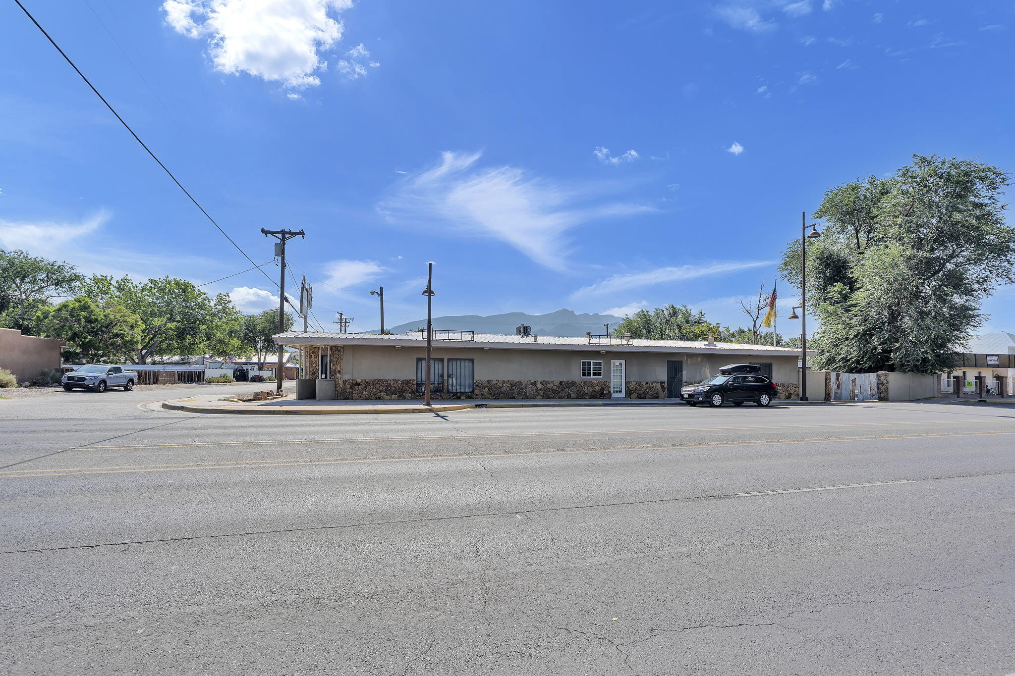 Photo 8 — 860 S Camino Del Pueblo