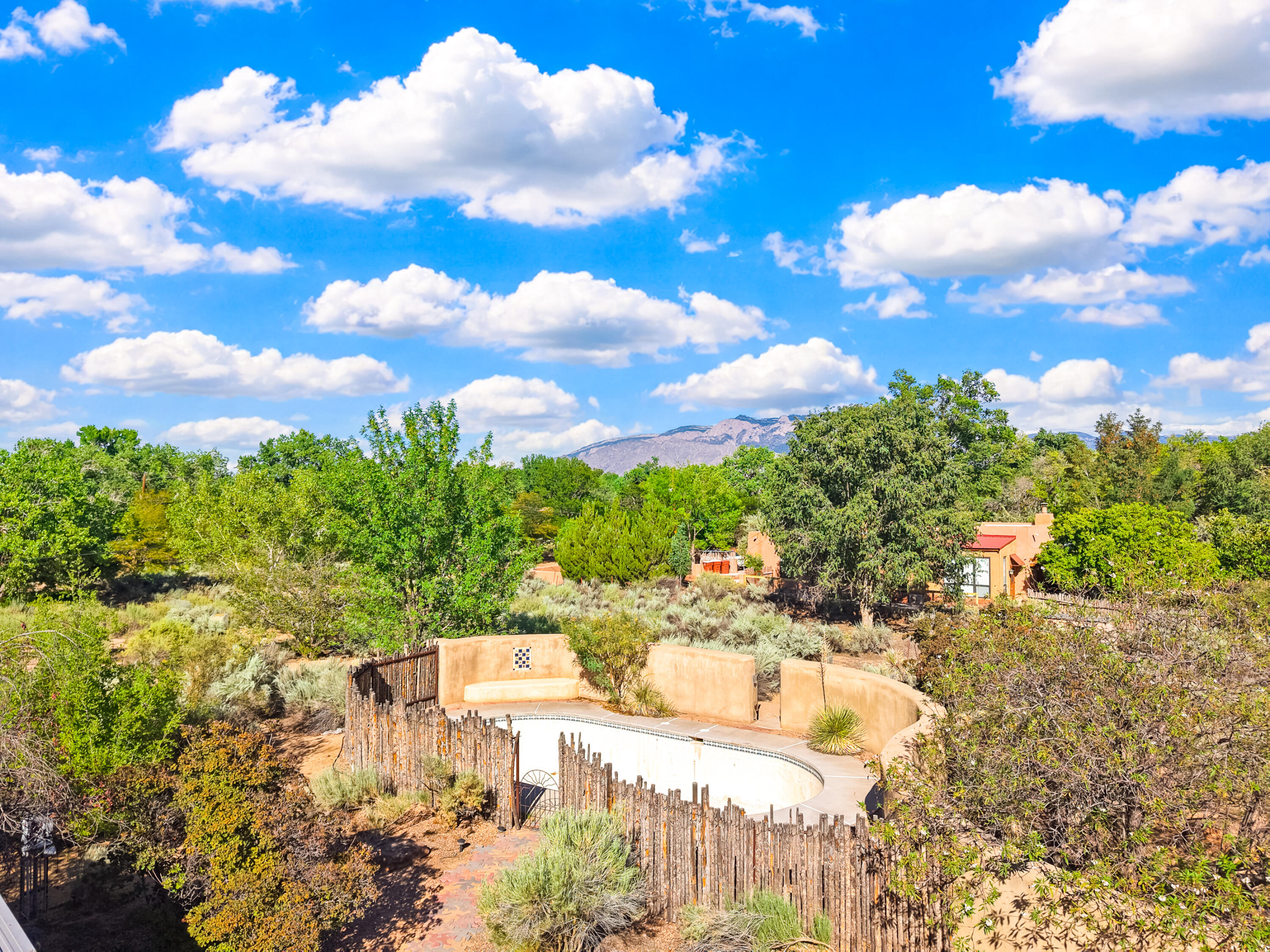 Photo 7 — 60 Desert Willow Road