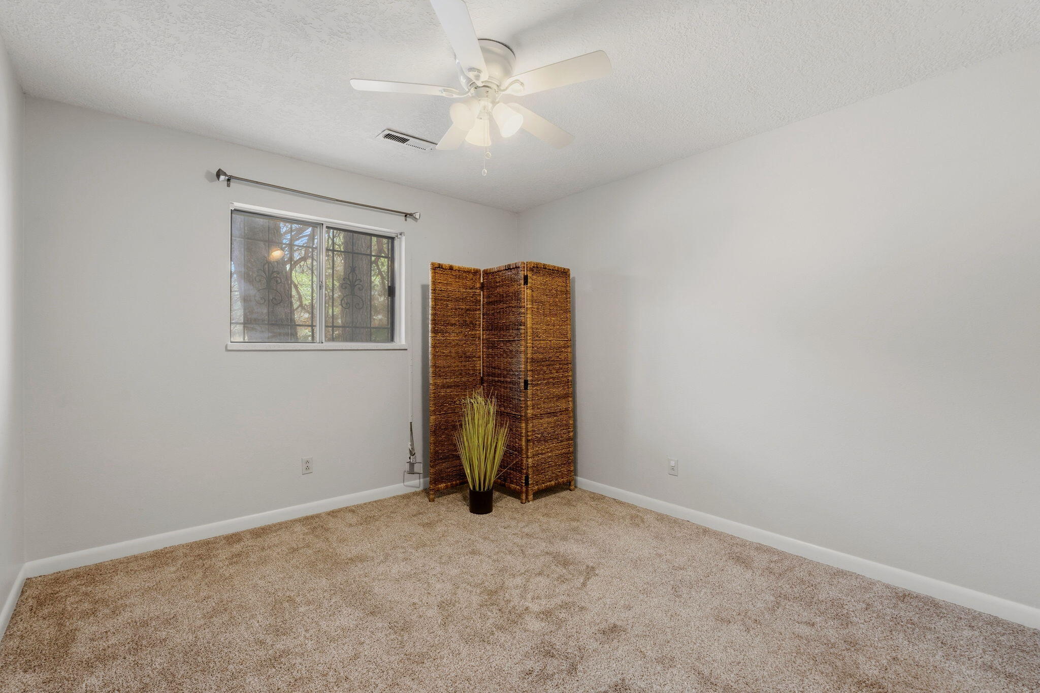 Photo 17 — 6413 Colleen Avenue NE
