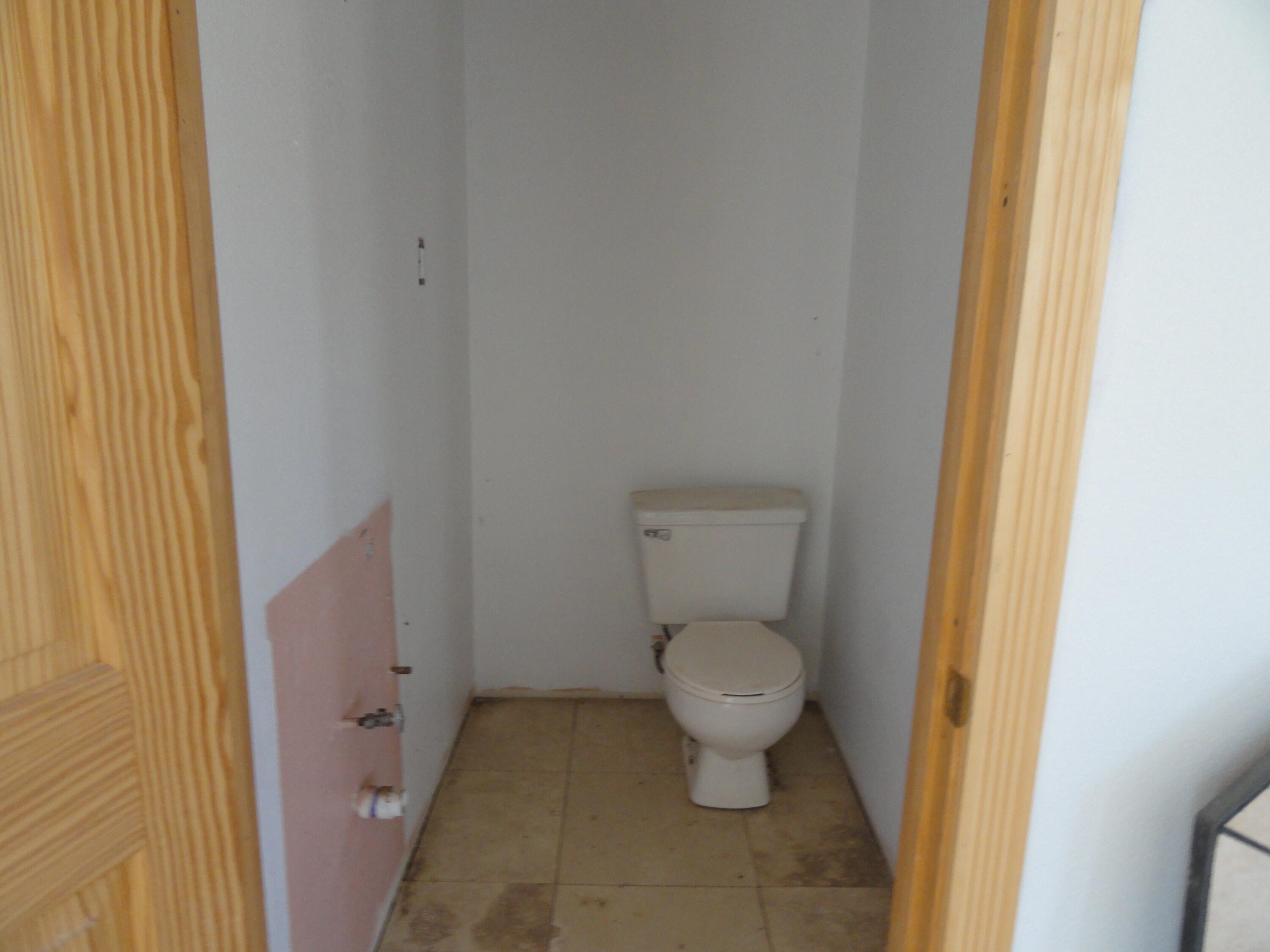 Photo 3 — 138 Marigold Avenue