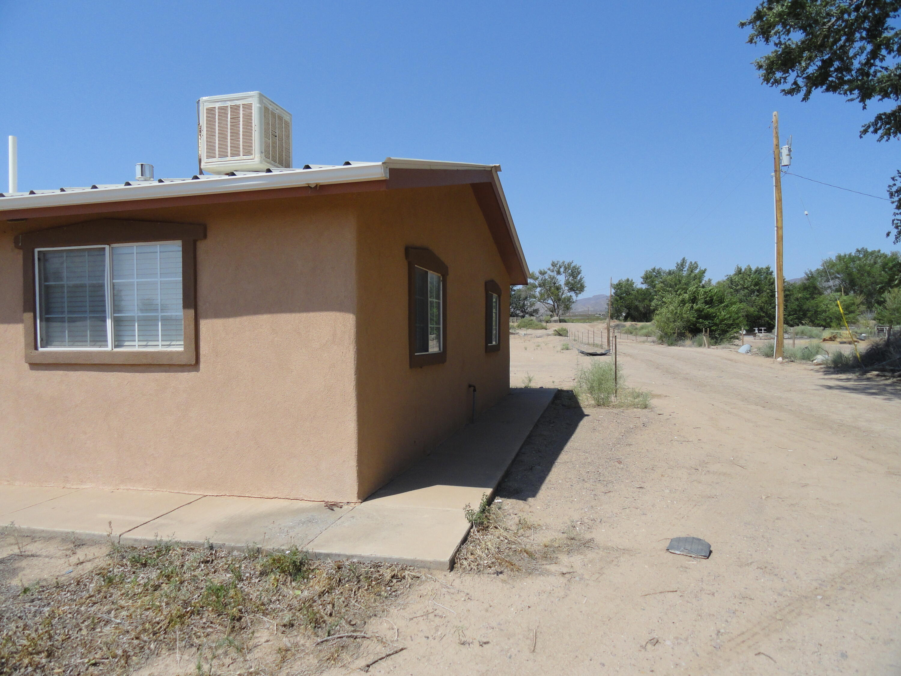 Photo 14 — 138 Marigold Avenue