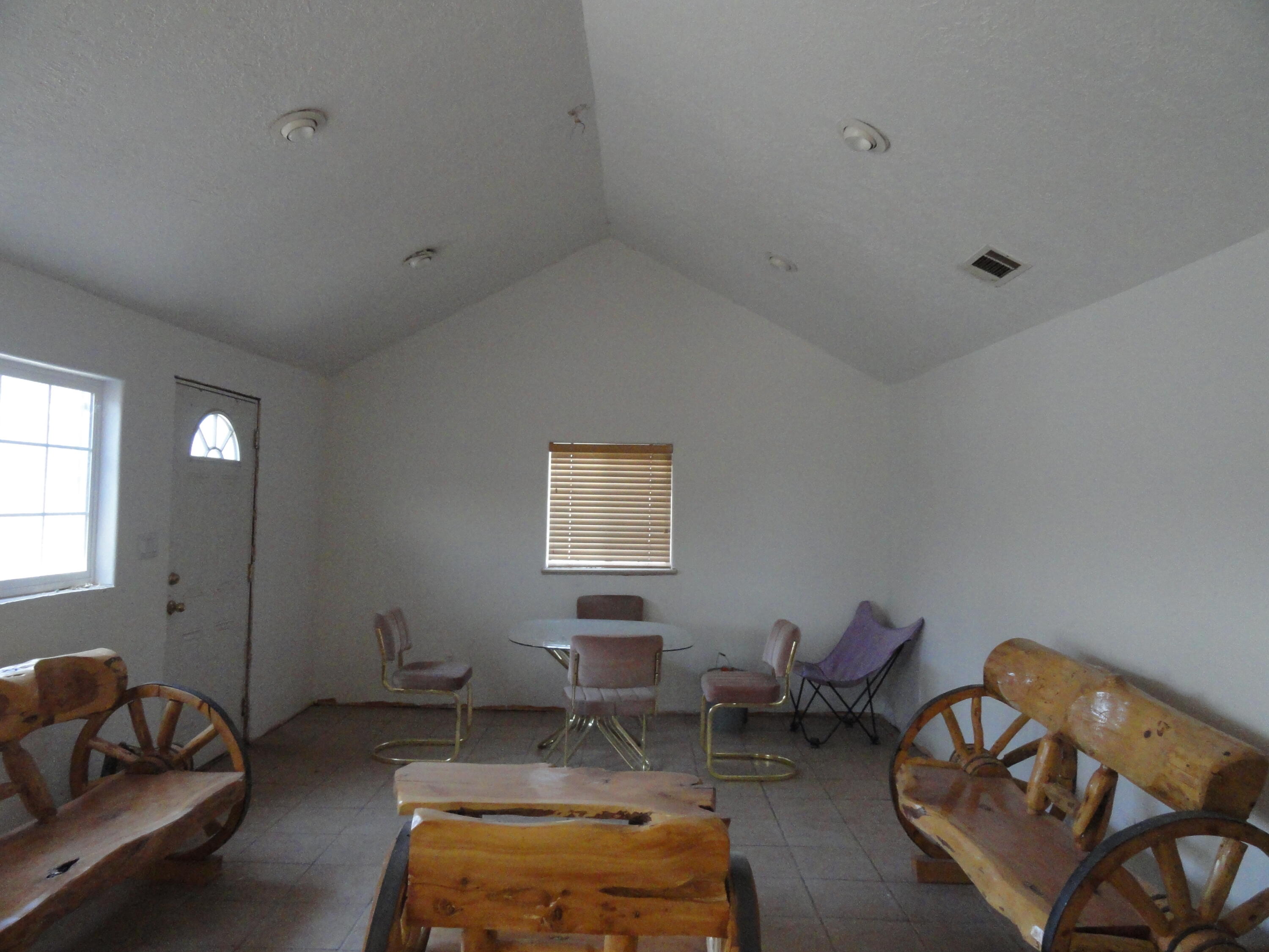 Photo 12 — 138 Marigold Avenue