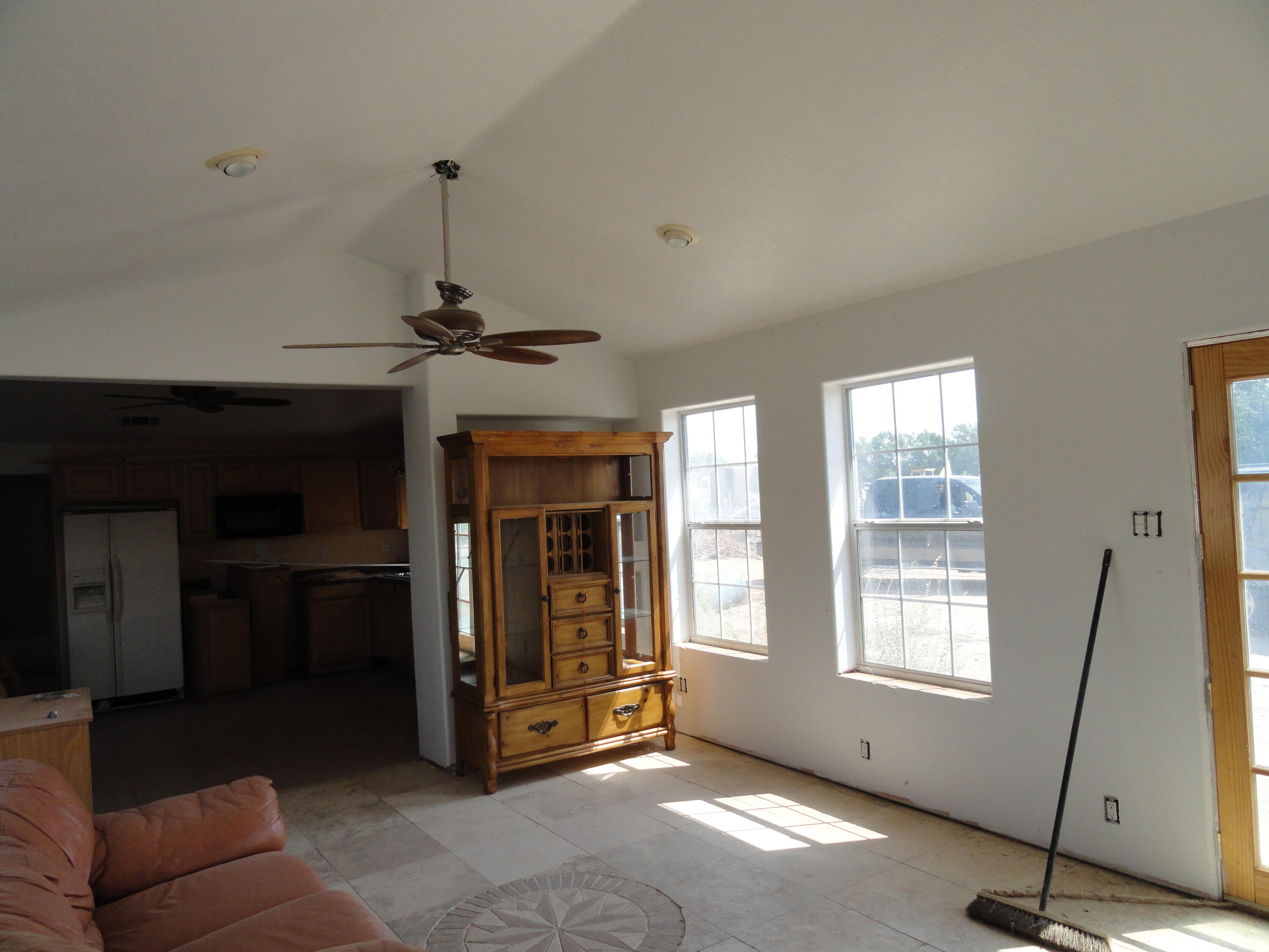 Photo 10 — 138 Marigold Avenue