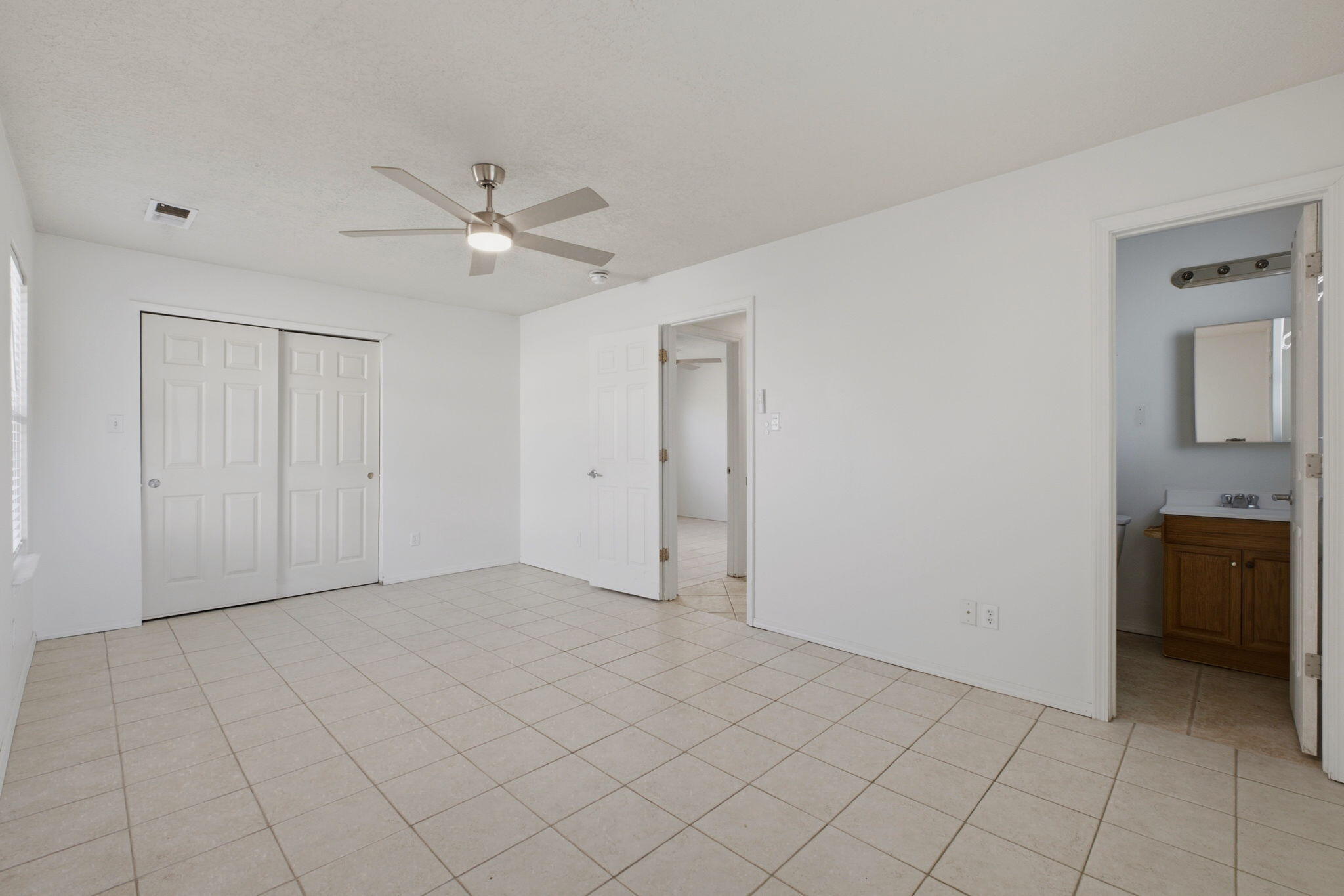 Photo 19 — 9329 Shoshone Road NE