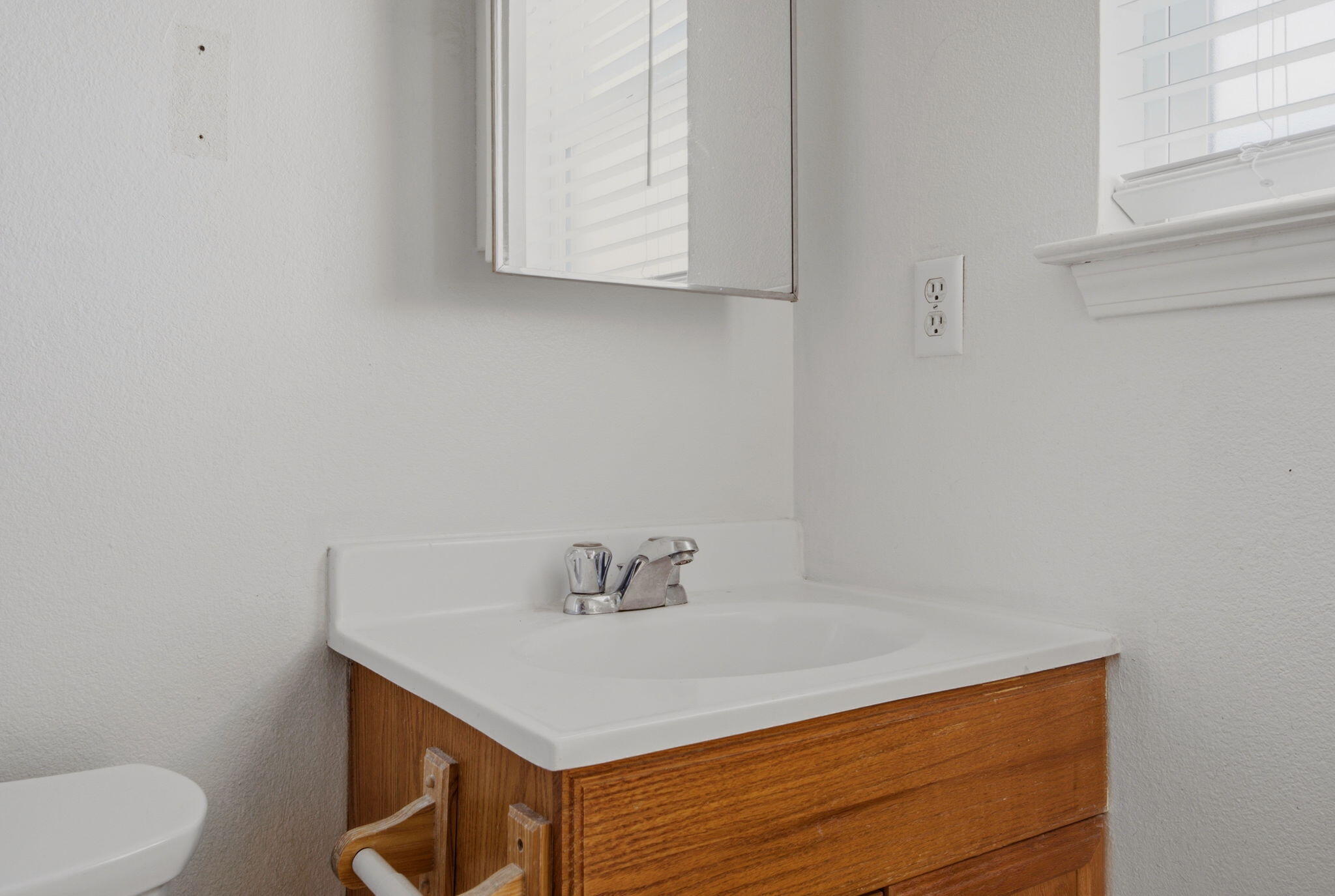 Photo 17 — 9329 Shoshone Road NE