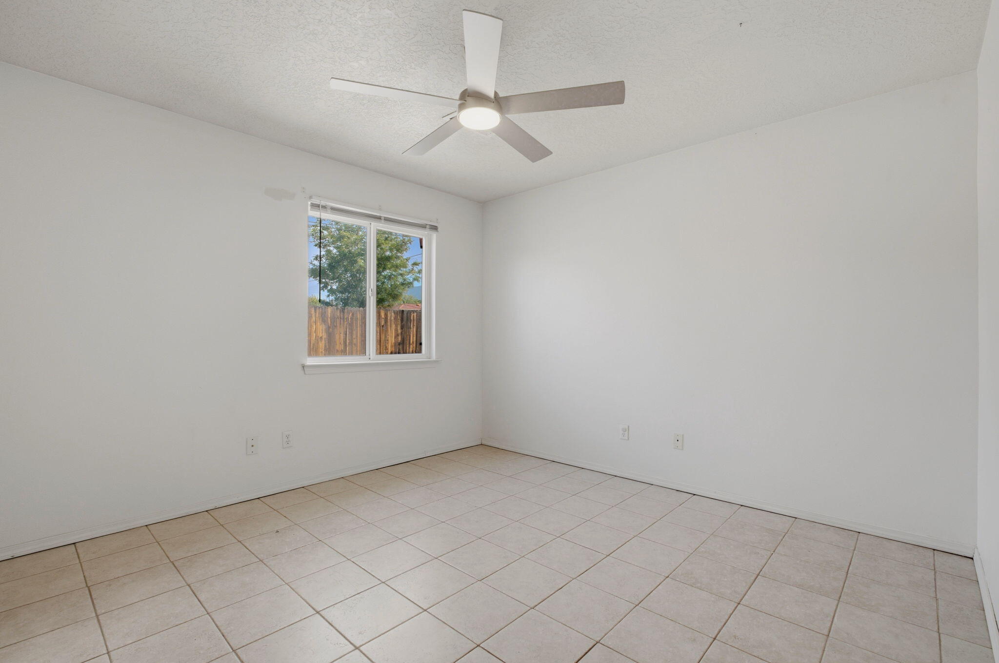 Photo 16 — 9329 Shoshone Road NE
