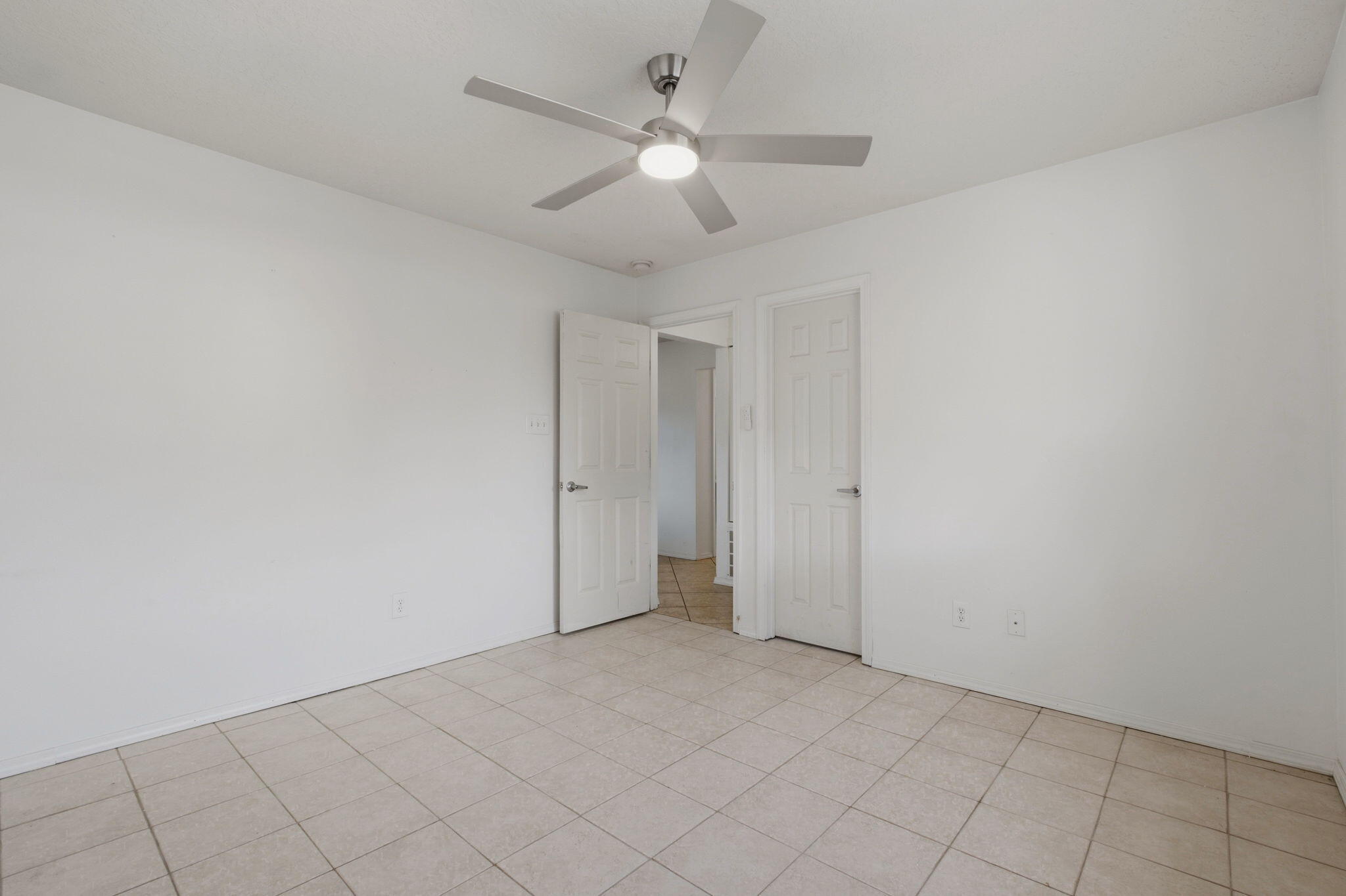 Photo 12 — 9329 Shoshone Road NE
