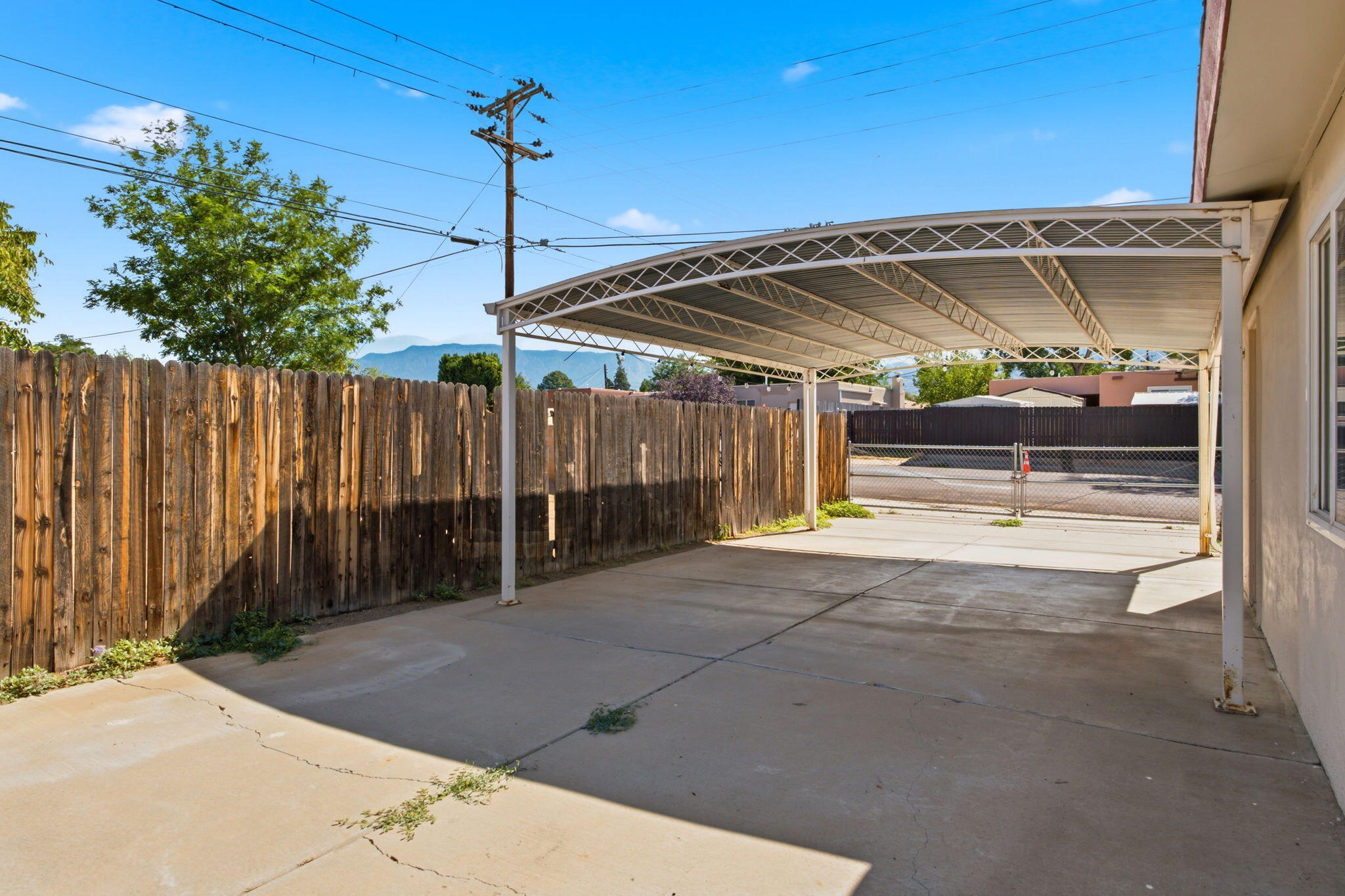 Photo 10 — 9329 Shoshone Road NE