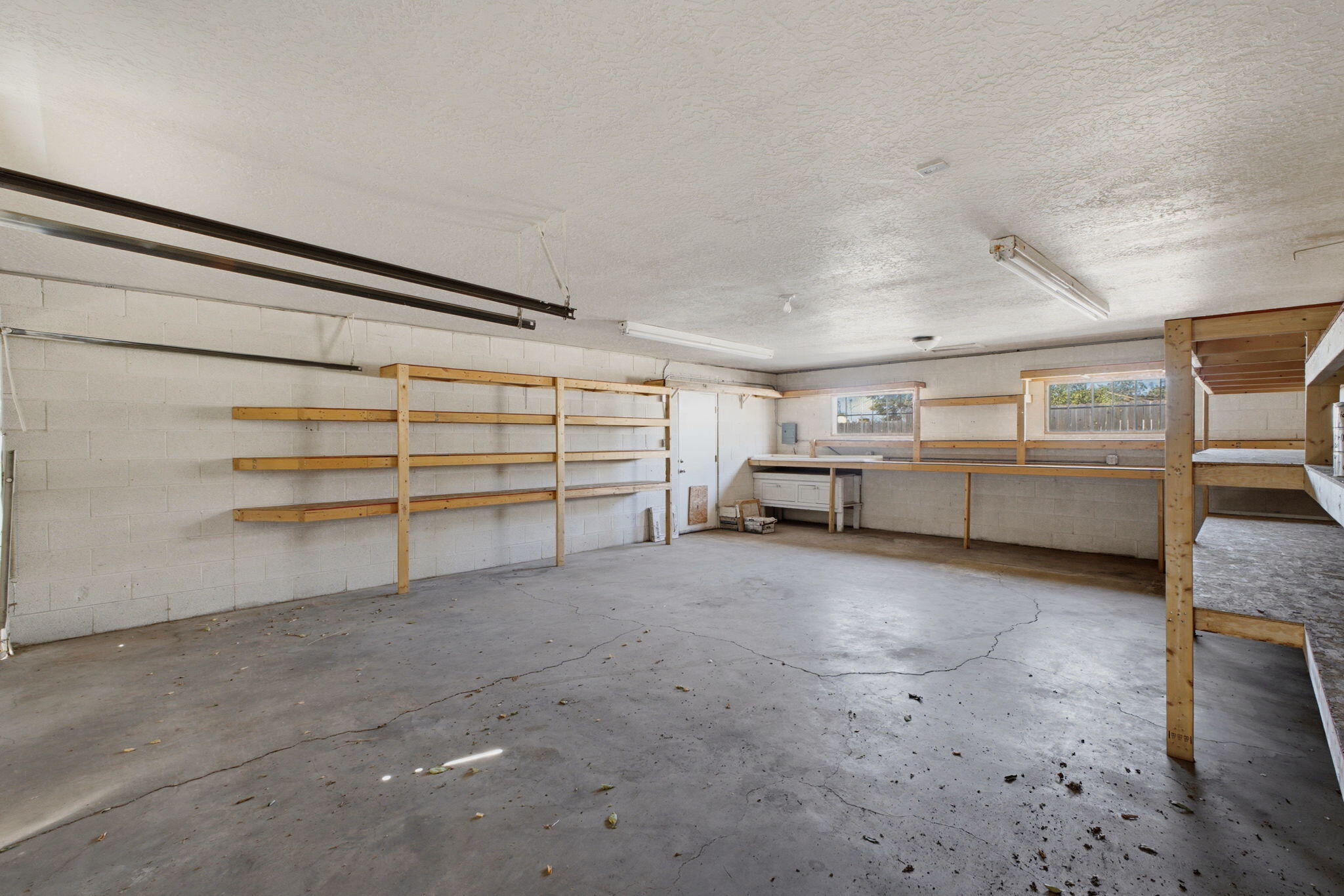 Photo 3 — 9329 Shoshone Road NE