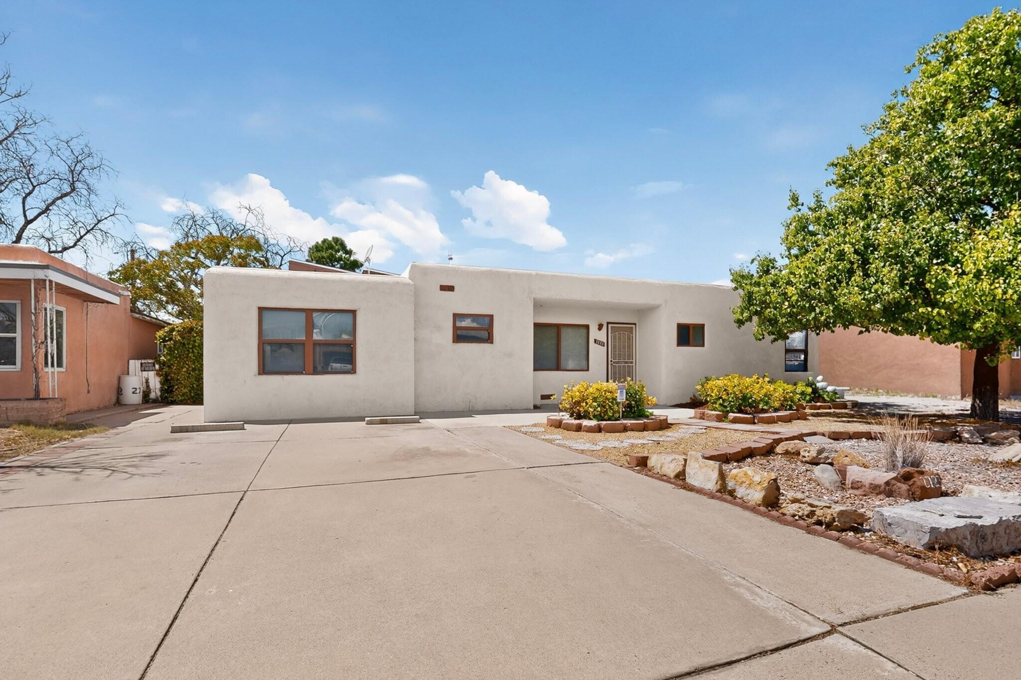 2723 Sierra Drive NE, Albuquerque, NM 87110