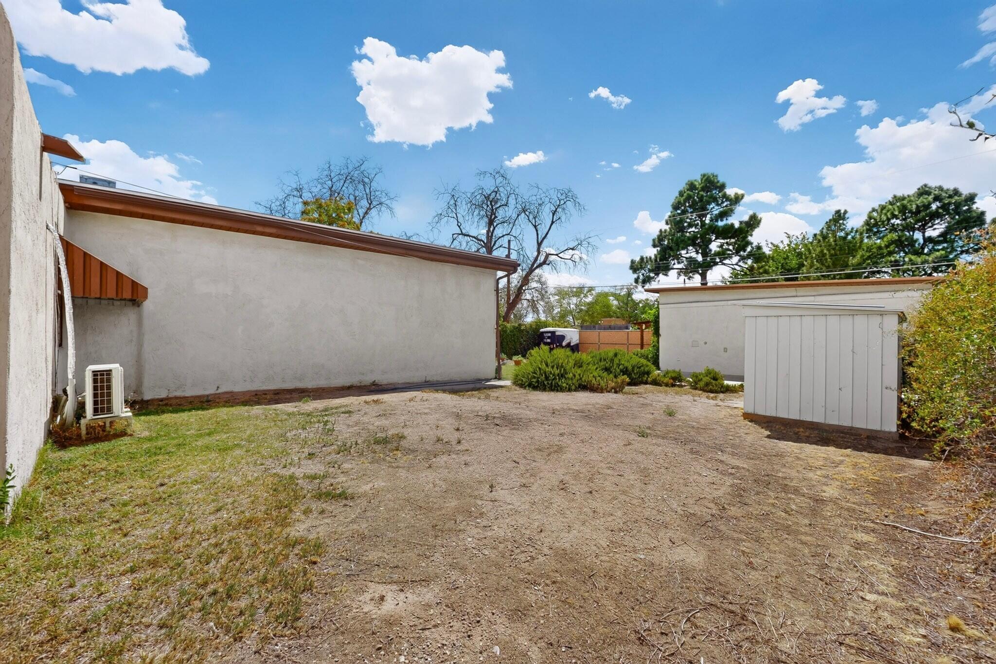 Photo 13 — 2723 Sierra Drive NE