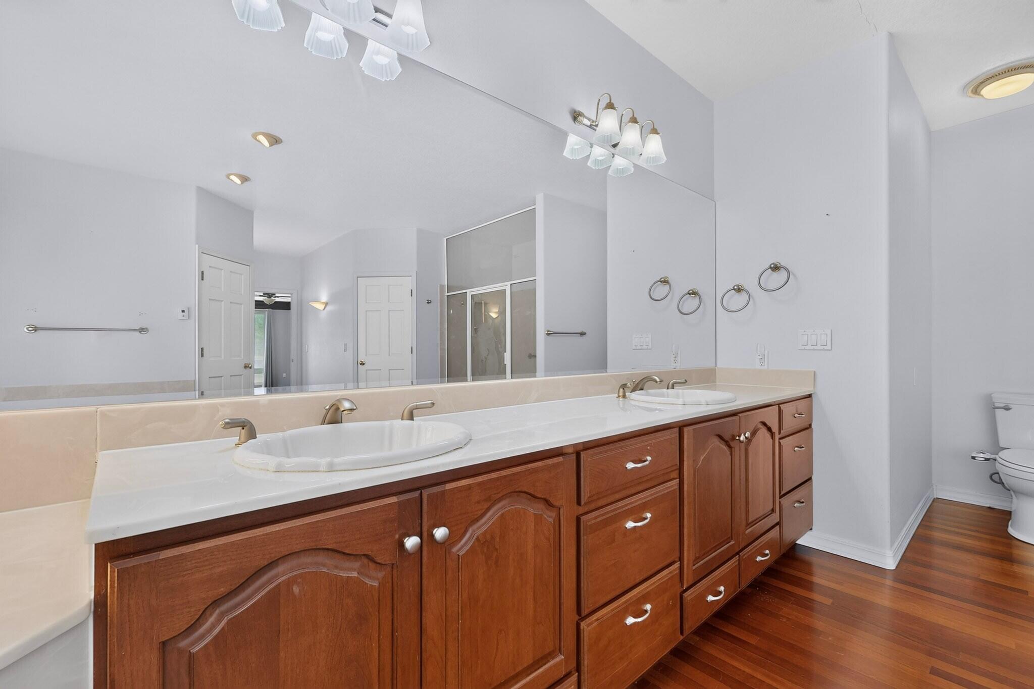 Photo 20 — 606 Willowbrook Lane
