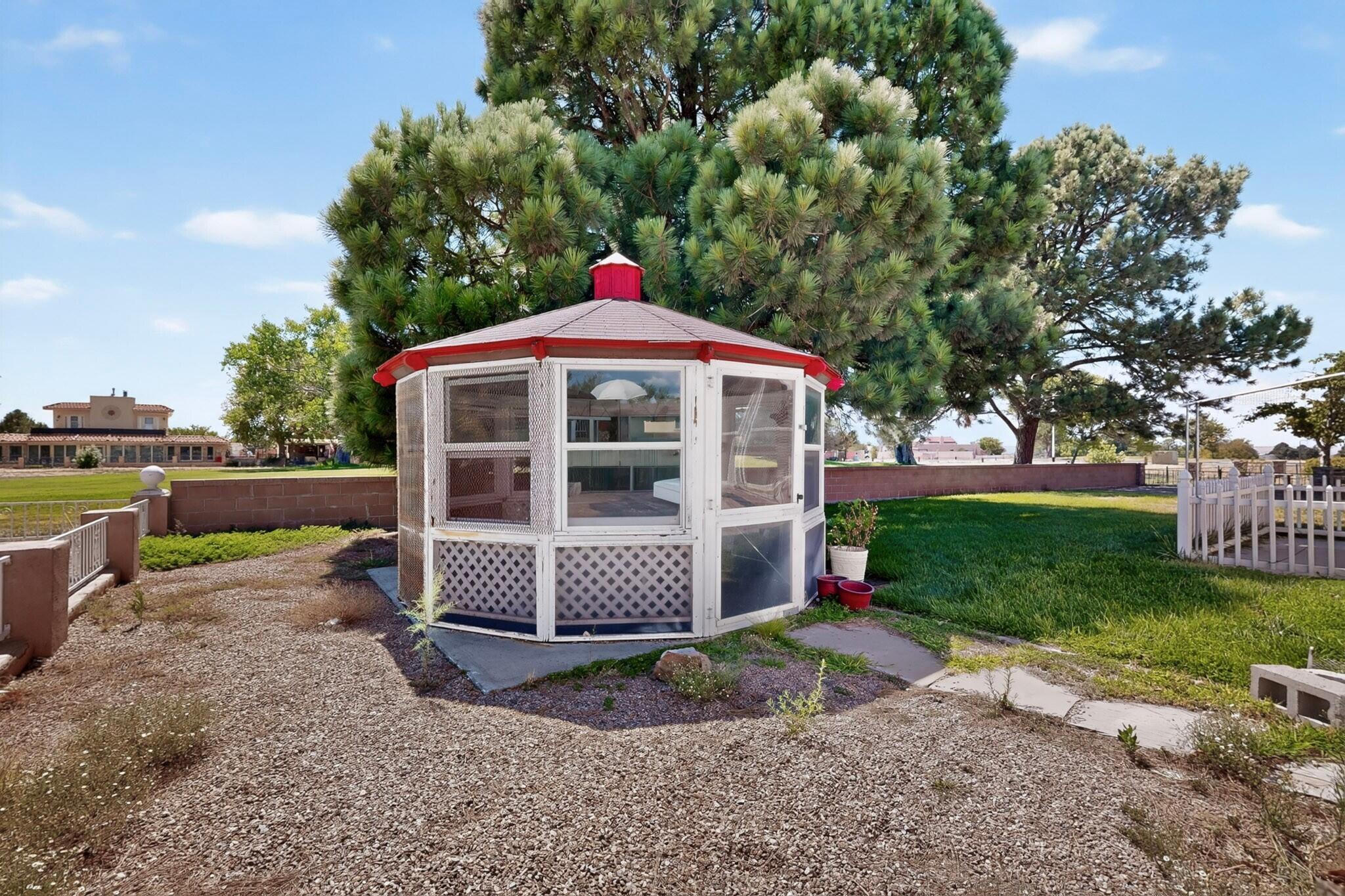 Photo 10 — 606 Willowbrook Lane