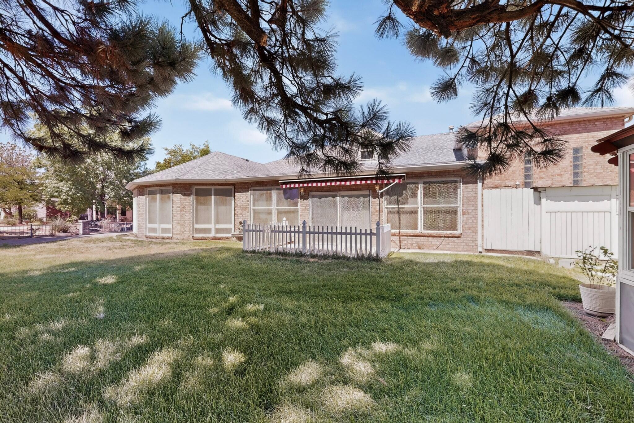 Photo 9 — 606 Willowbrook Lane