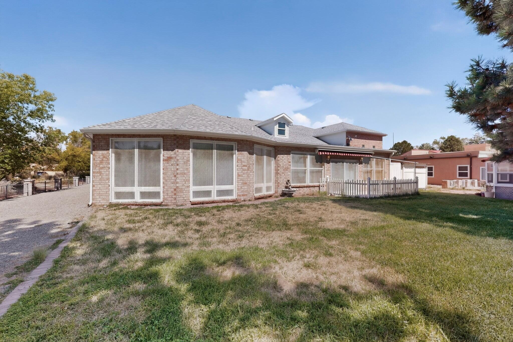 Photo 7 — 606 Willowbrook Lane