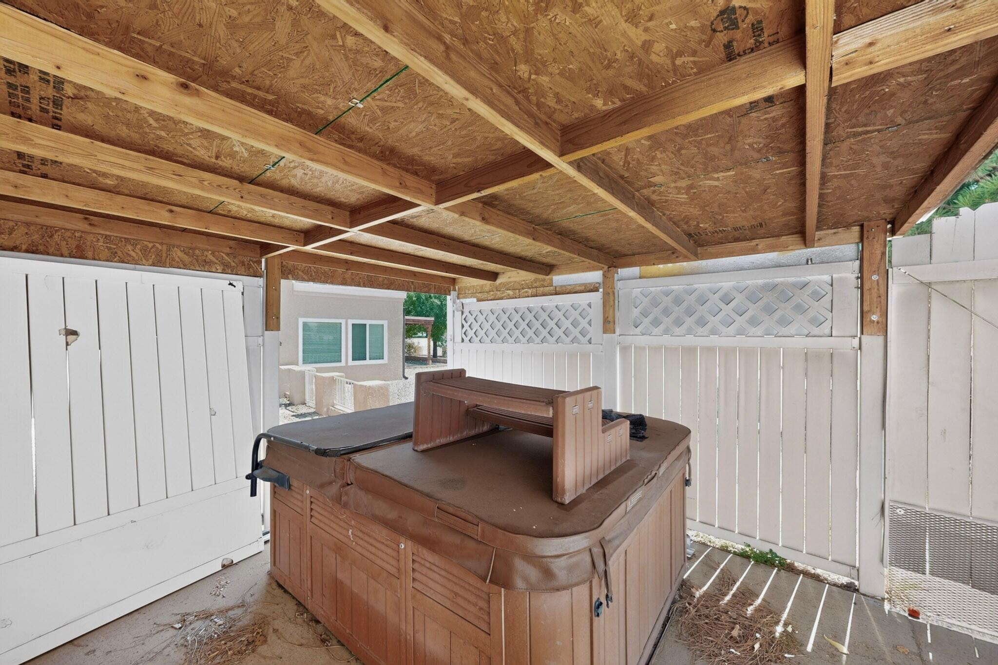 Photo 3 — 606 Willowbrook Lane
