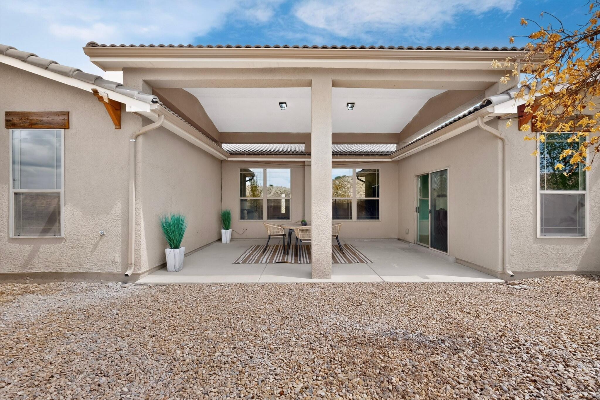 Photo 4 — 857 Loma Pinon Loop NE