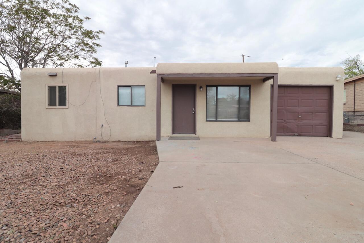 1123 Betts Street NE, Albuquerque, NM 87112