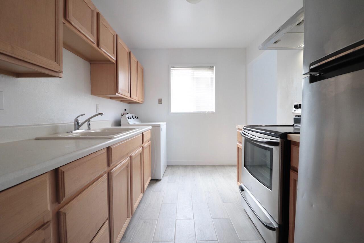 Photo 10 — 1123 Betts Street NE