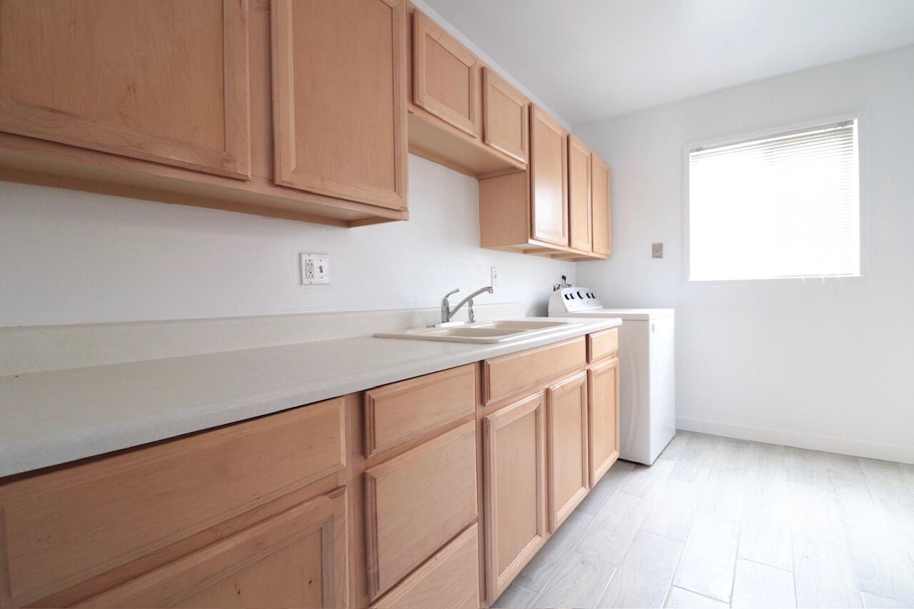 Photo 9 — 1123 Betts Street NE