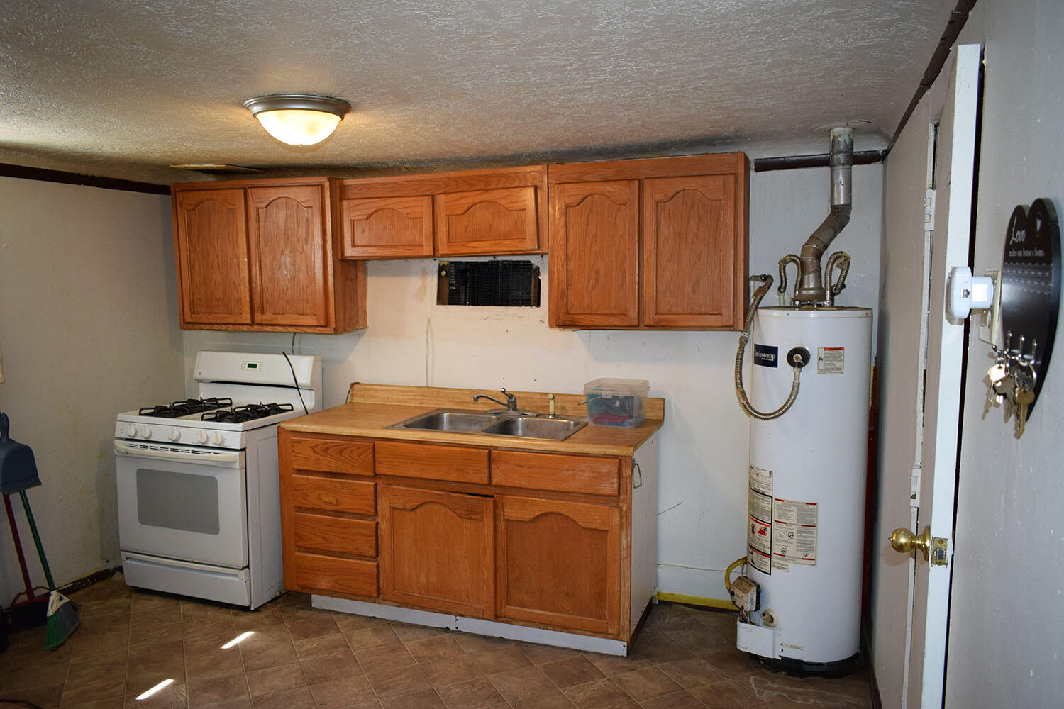 Photo 12 — 909 Pacific Avenue SW