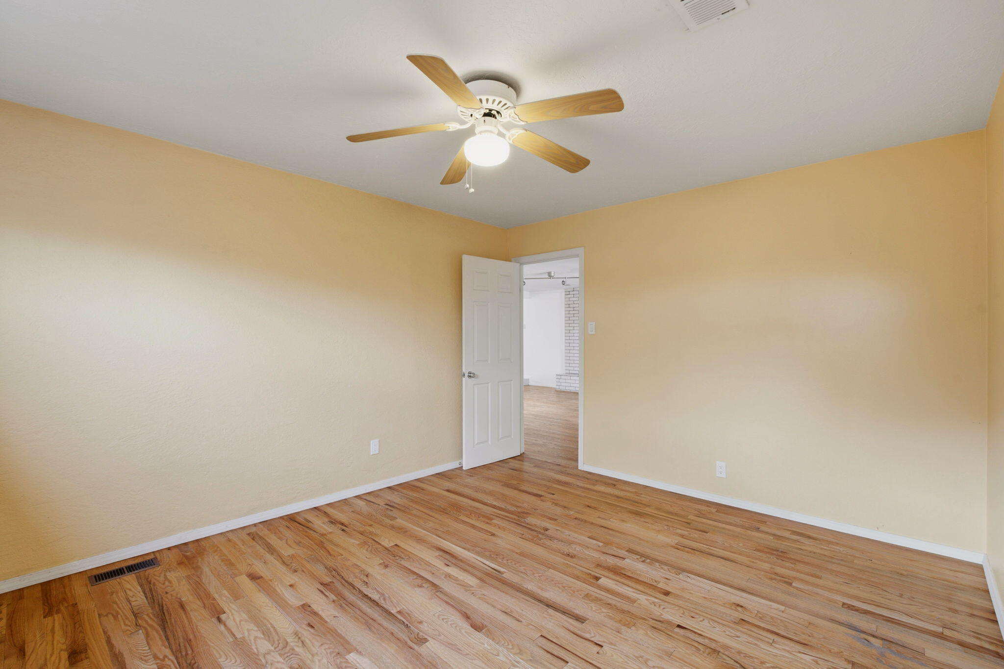Photo 14 — 205 Natalie Avenue NW