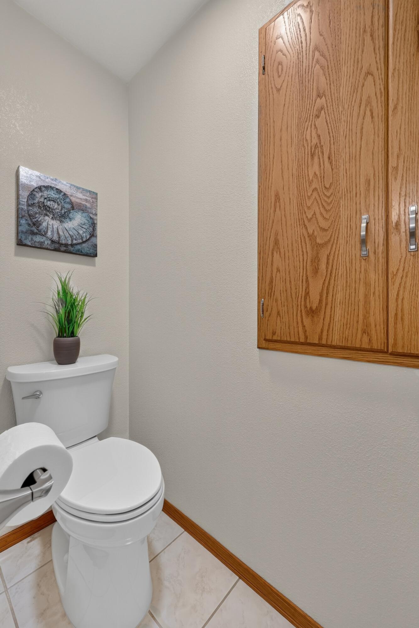 Photo 17 — 4712 Oahu Drive NE