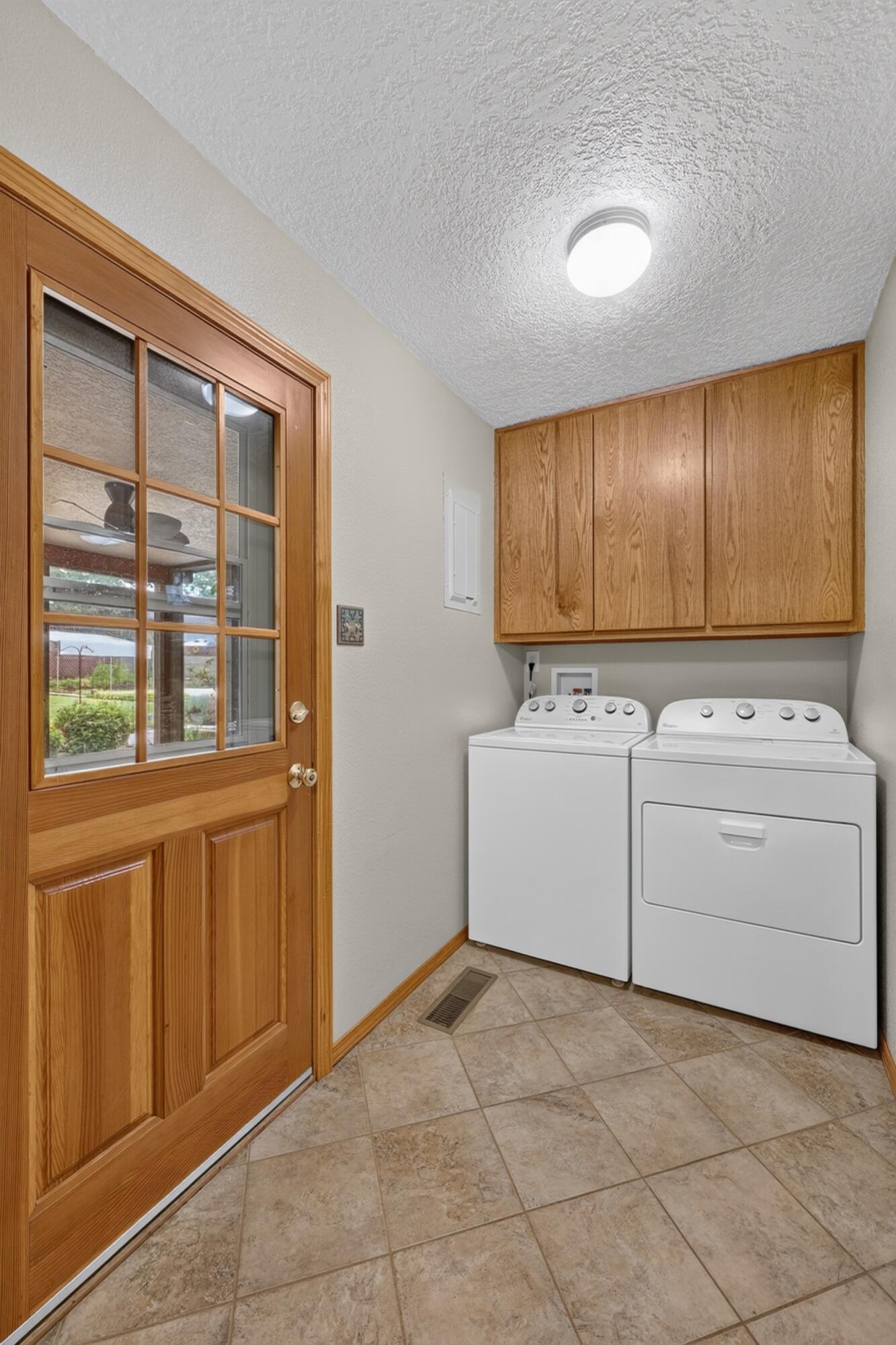 Photo 16 — 4712 Oahu Drive NE