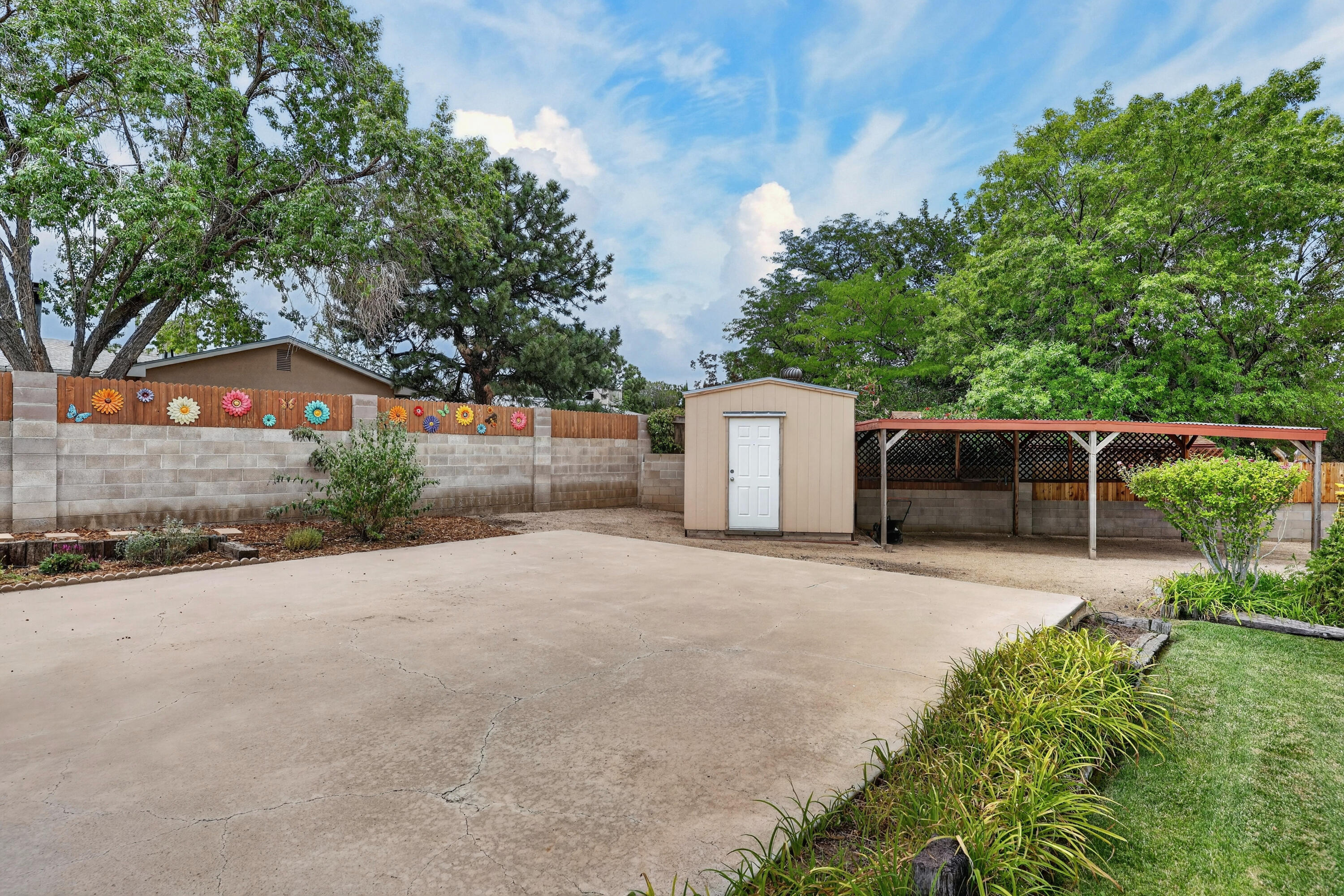Photo 6 — 4712 Oahu Drive NE
