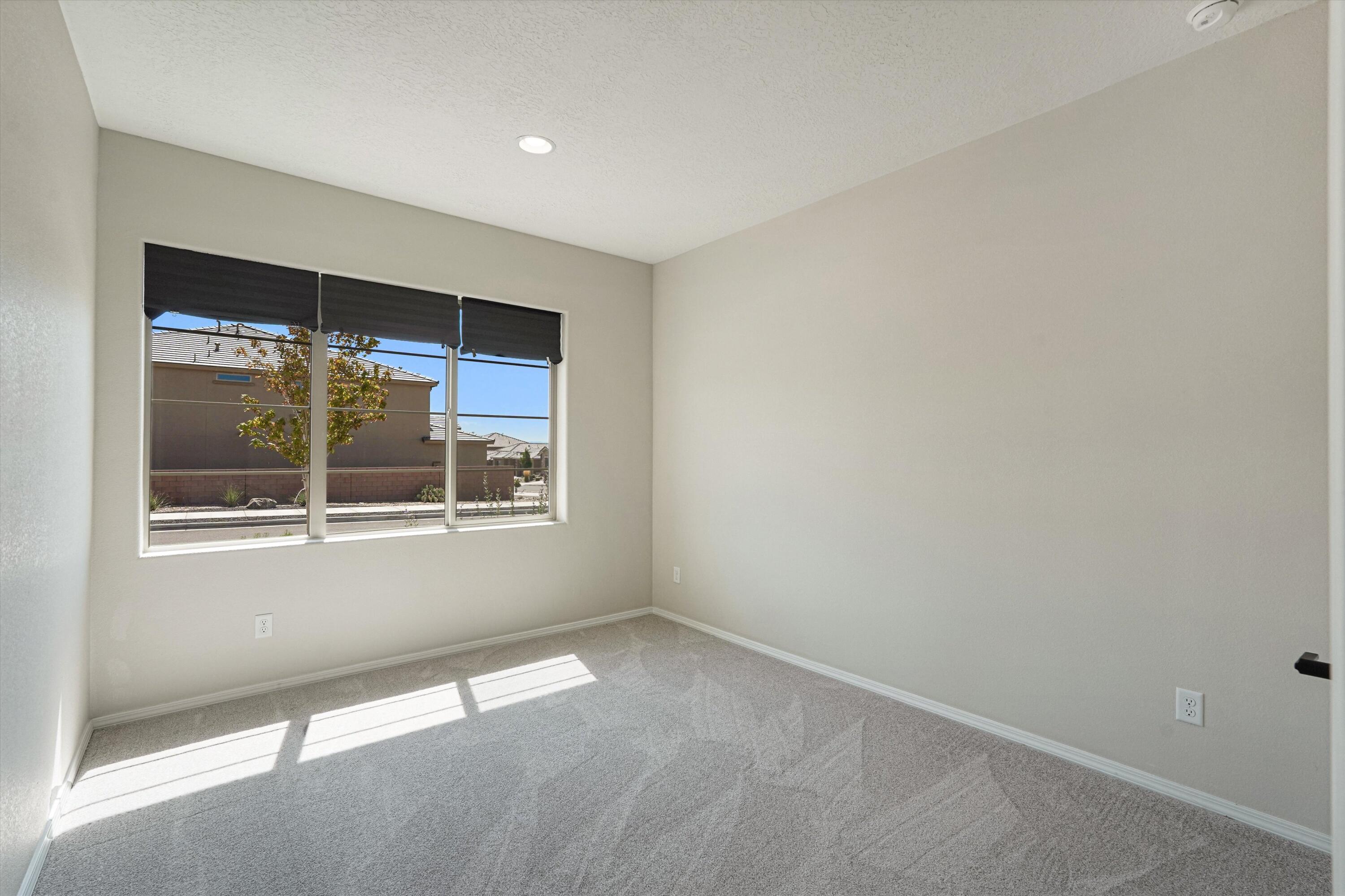Photo 18 — 3025 Espinela Street SE